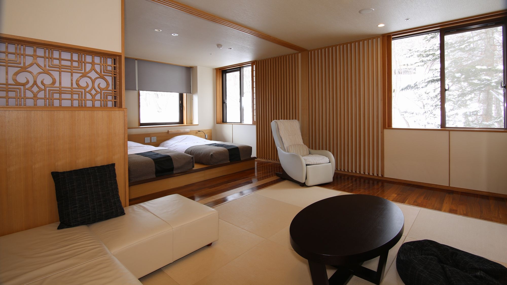 ◆ Suite with hot spring open-air bath (example) / Twin bed + tatami space, Japanese and Western room type.
