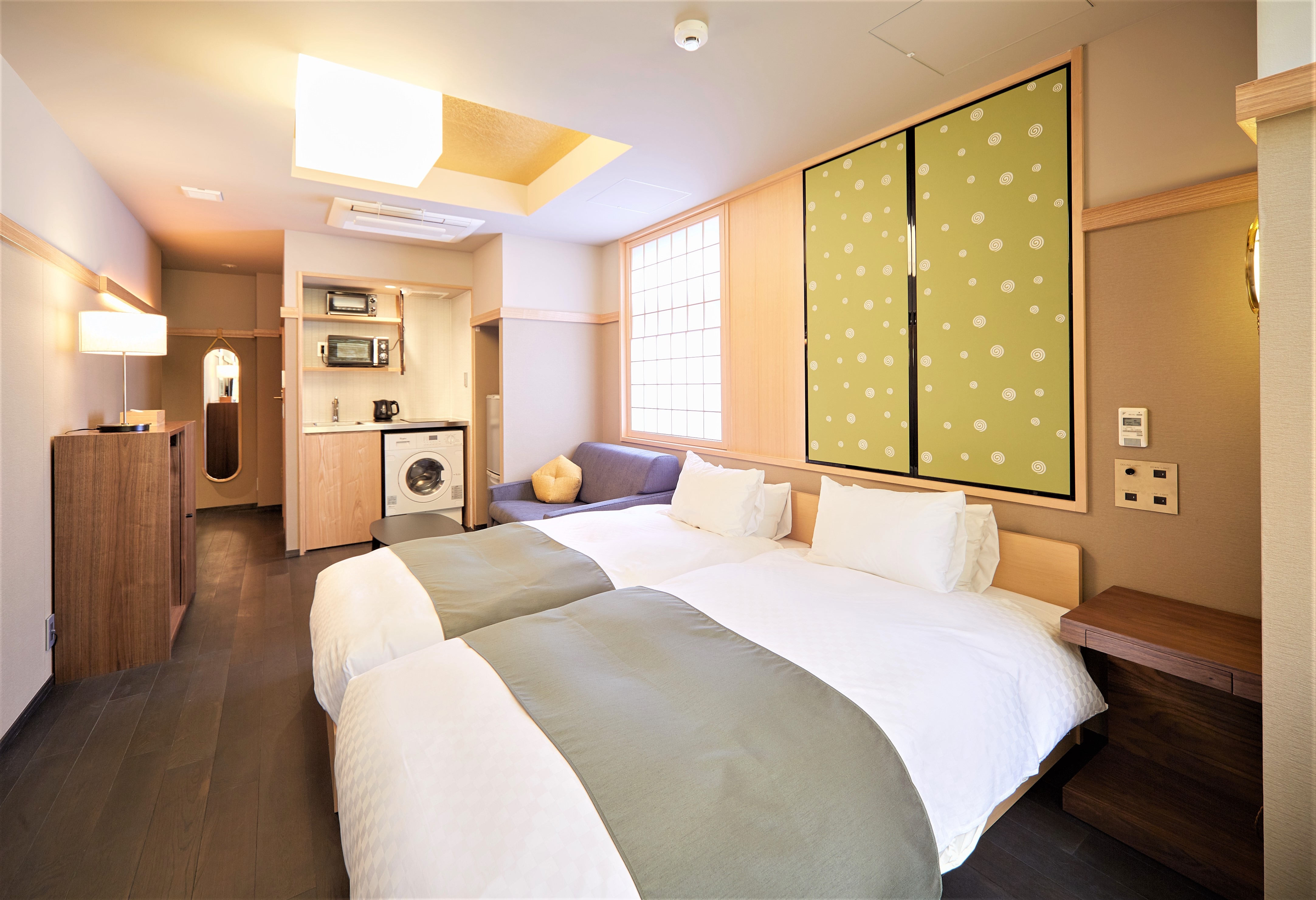 Twin room with sofa