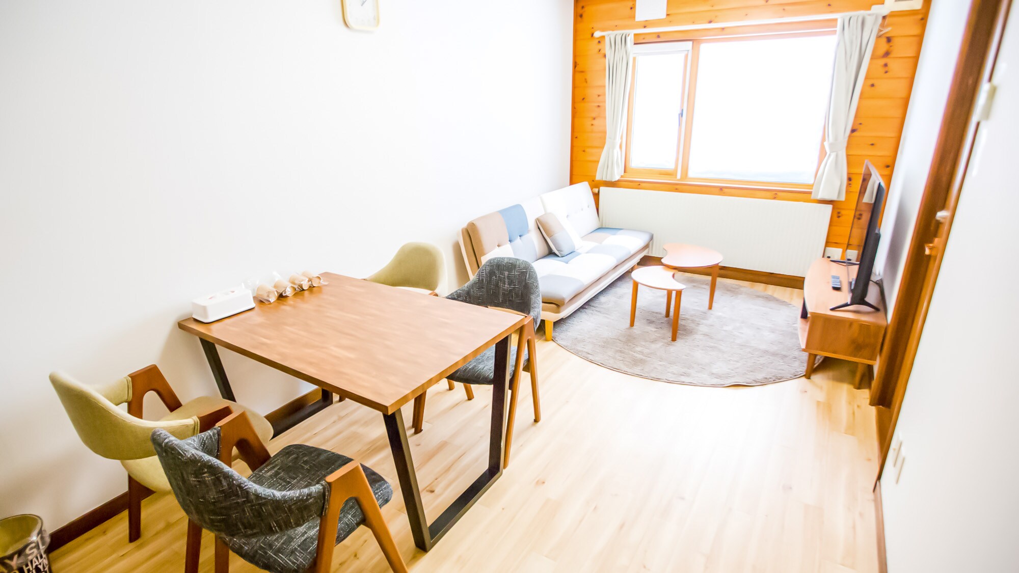 ・<Room E3 example> Living room, two unit baths, compact kitchen