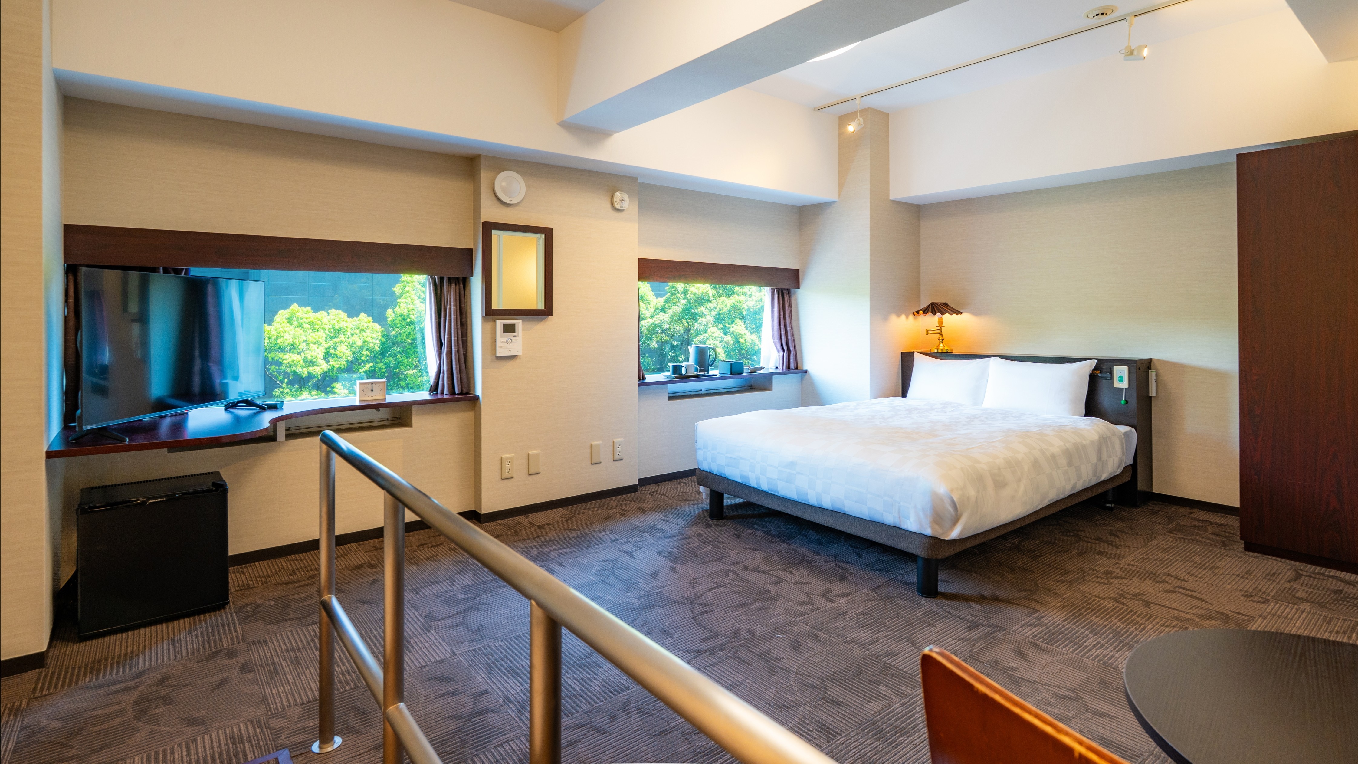 Universal Double Room (33 sq m, 140cm wide bed, with view)