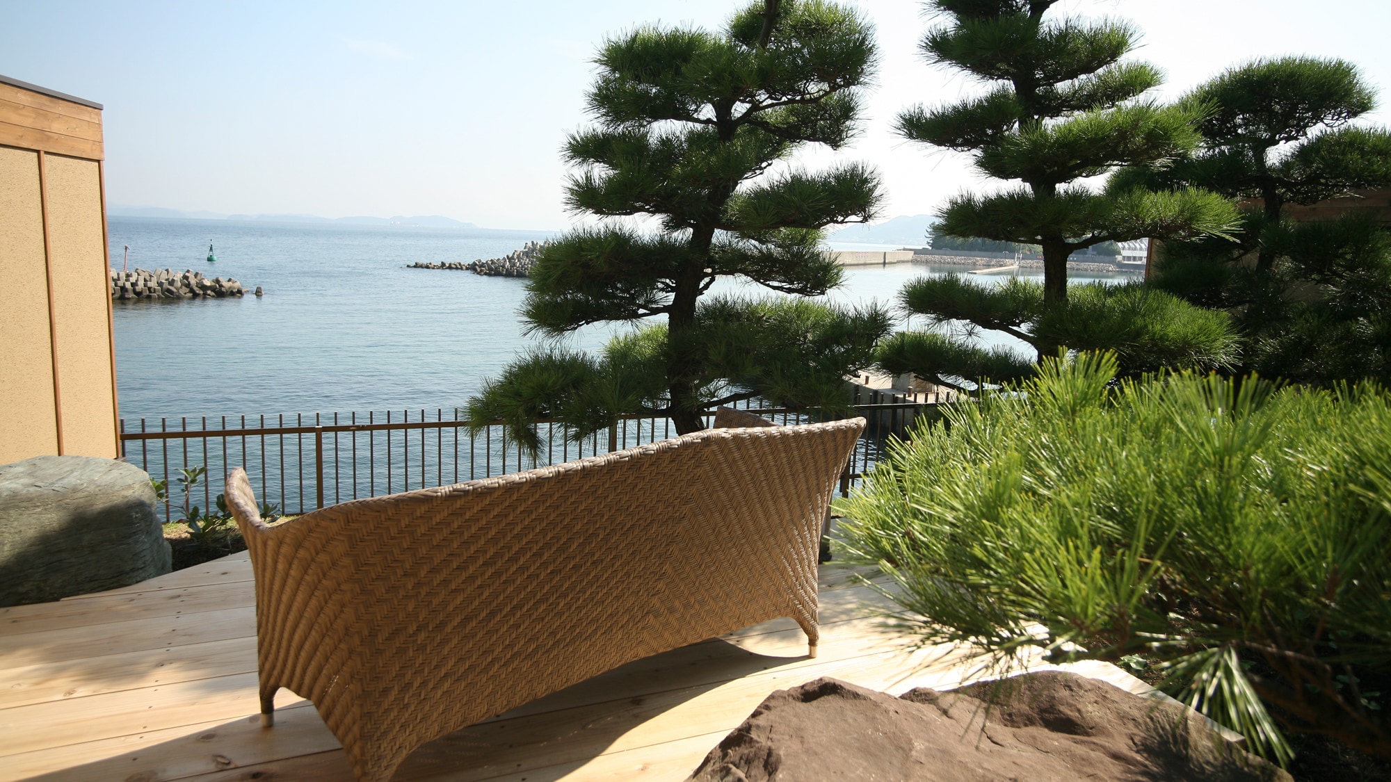 [ทุกห้องมีห้องอาบน้ำแบบเปิดโล่งส่วนตัว] Villa Paradise Sea Garden Type D / No. 105, Terrace Sea side