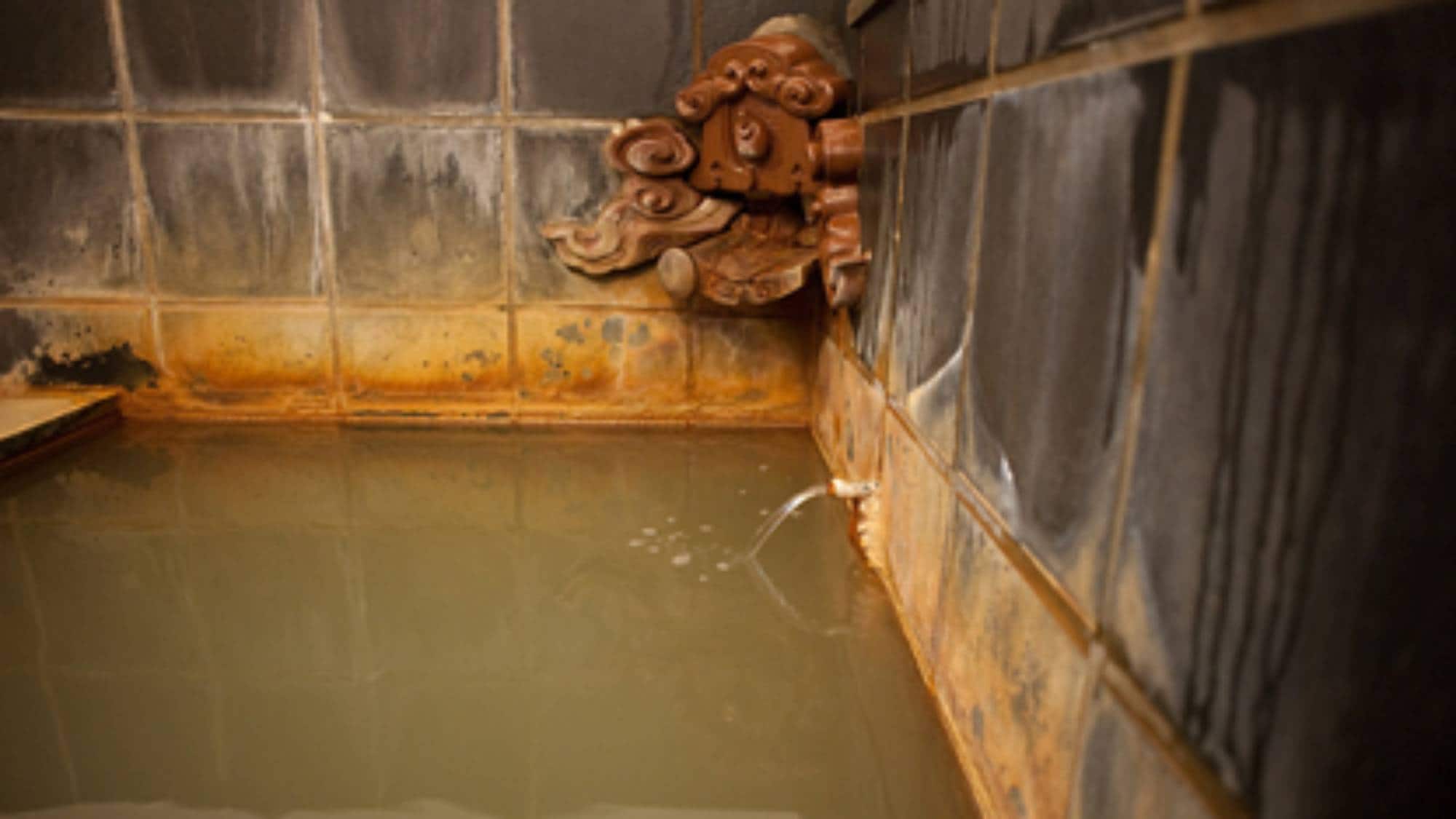 ・ [Bathroom] The source of Yunotsu Onsen is flowing! Please enjoy the hot water that is also popular as a hot spring with high medicinal properties.