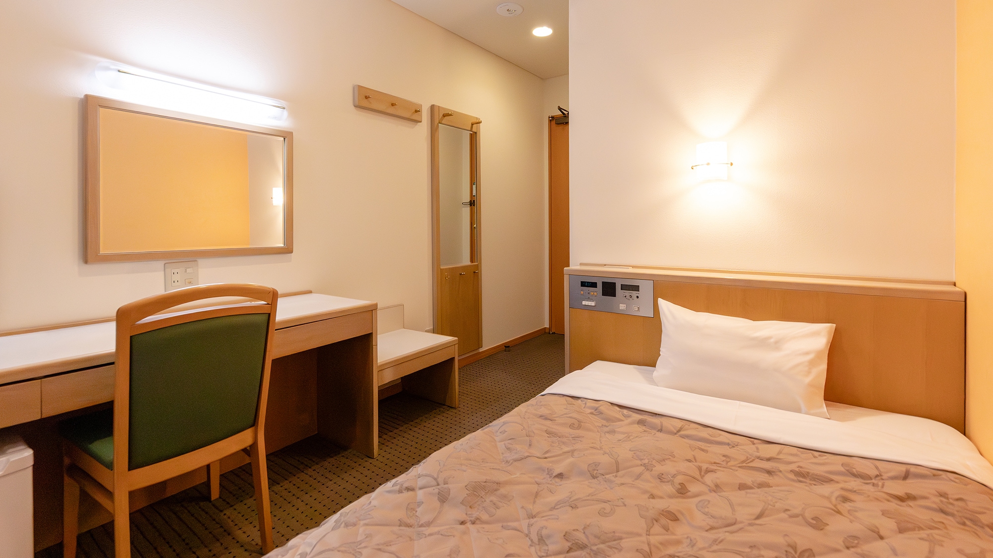 Kamar Tunggal A, 13 meter persegi