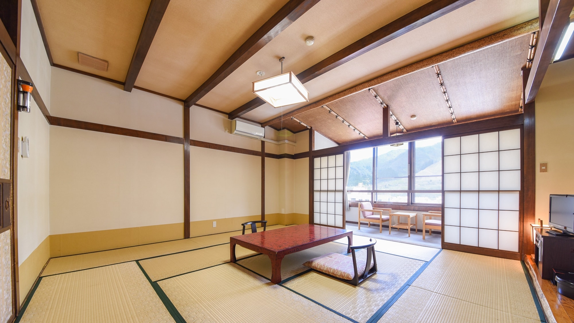 *Example of guest room/Japanese-style room with 10 tatami mats