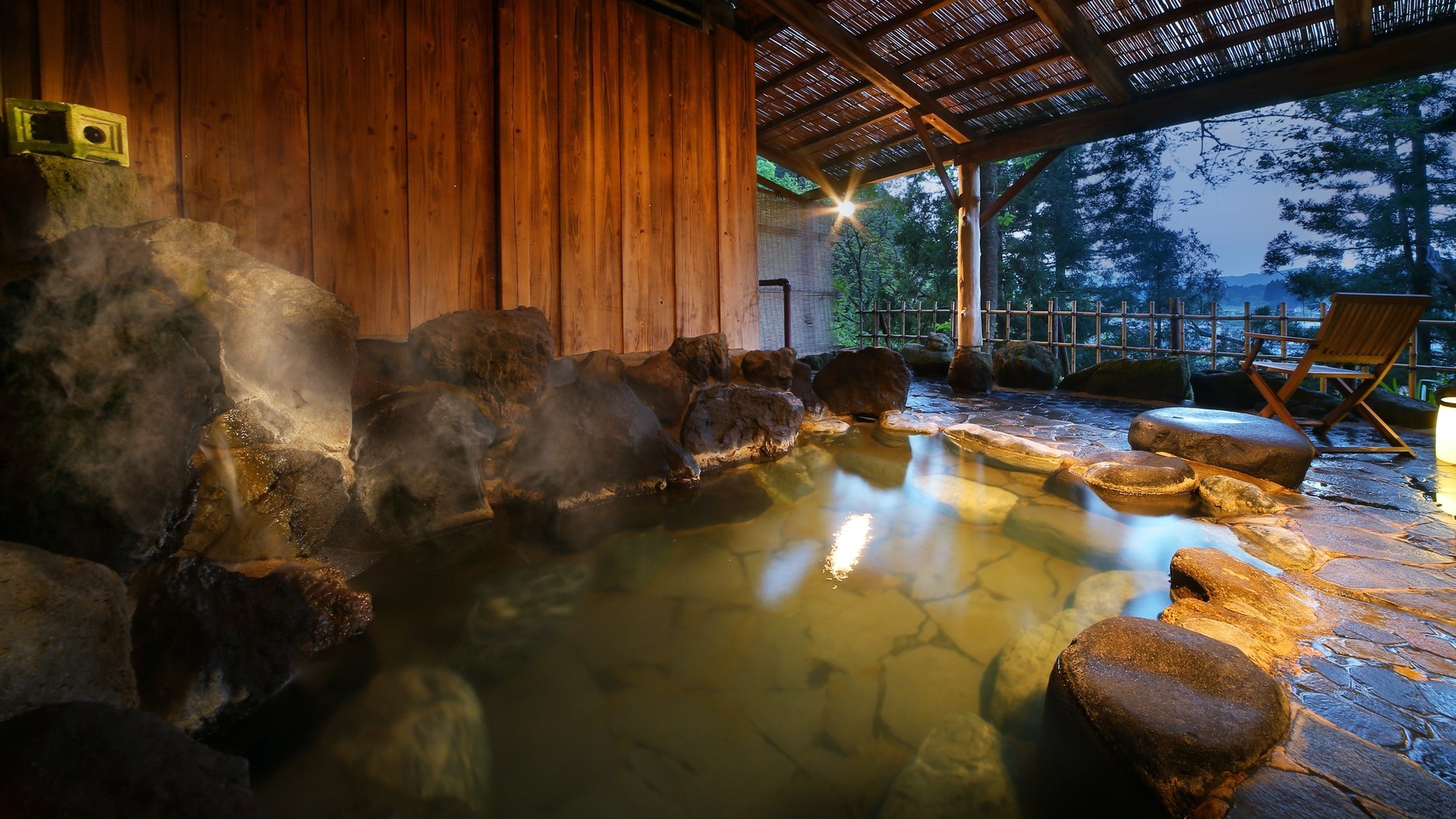 [ตัวอย่างอ่างอาบน้ำแบบเปิดโล่ง]