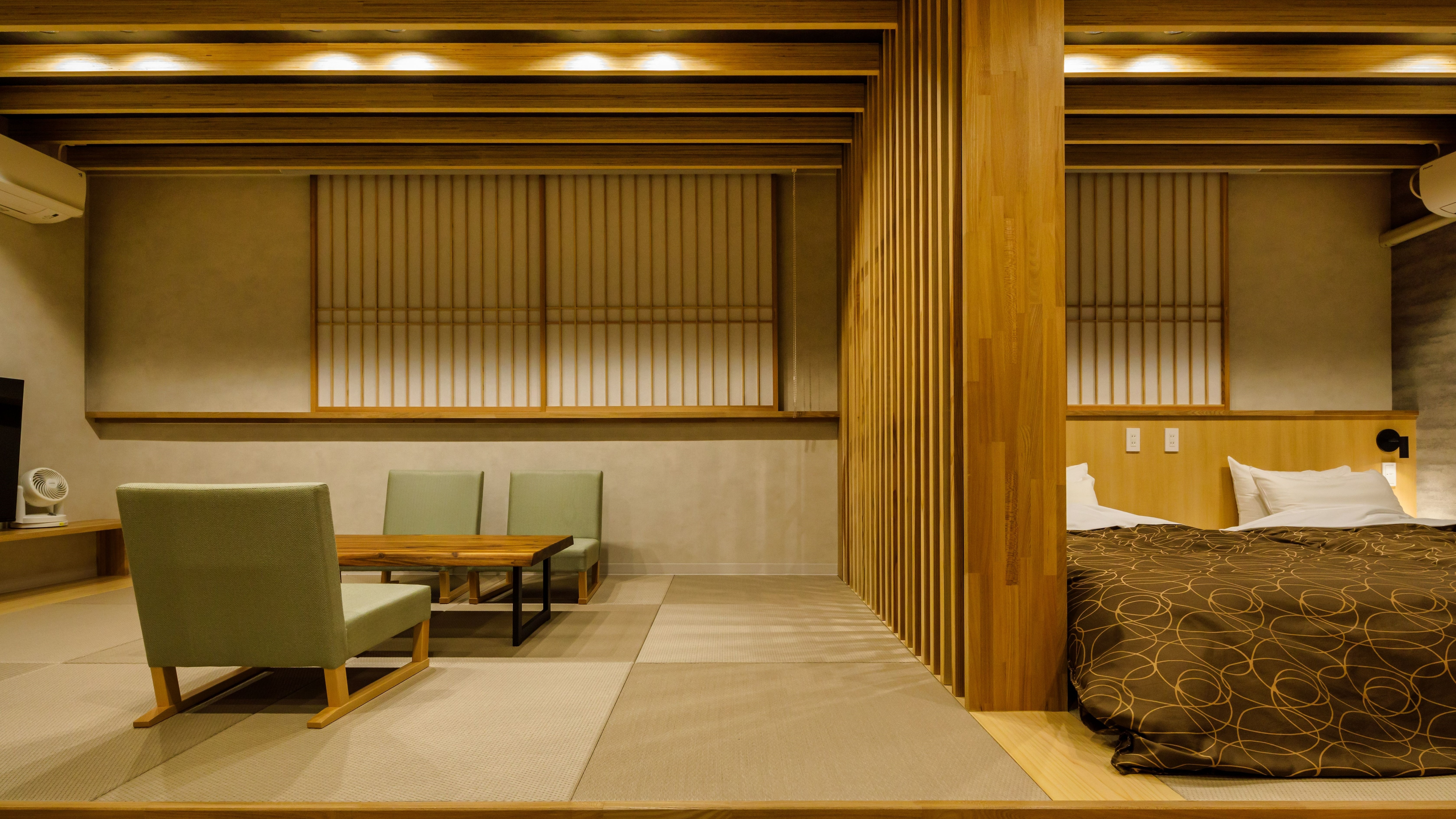Superior Japanese-Western Room (34 square meters/Simmons bed)