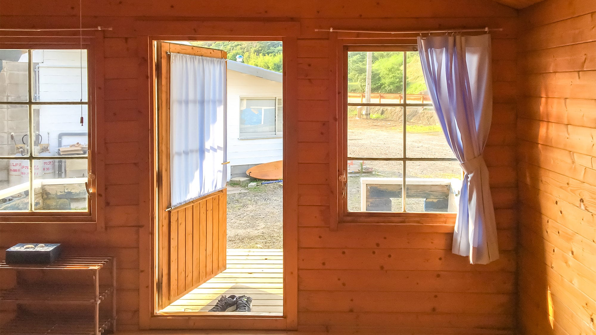 ・ An example of the entrance to the "entrance" cottage