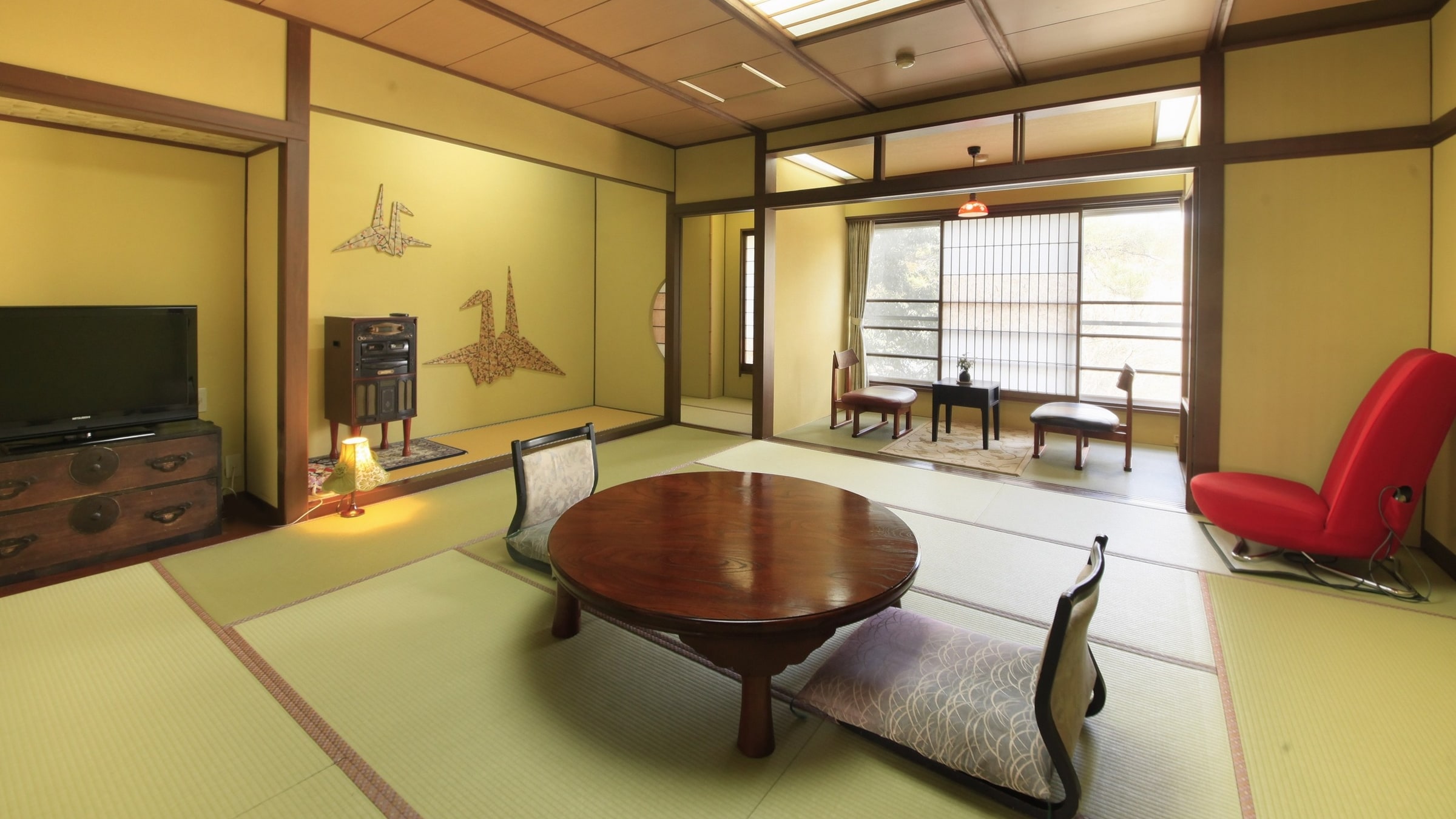 Retro modern Japanese-style room 14.5 tatami mats