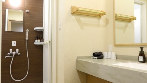 [Triple Room] Free Wi-Fi internet connection service is available in the entire building