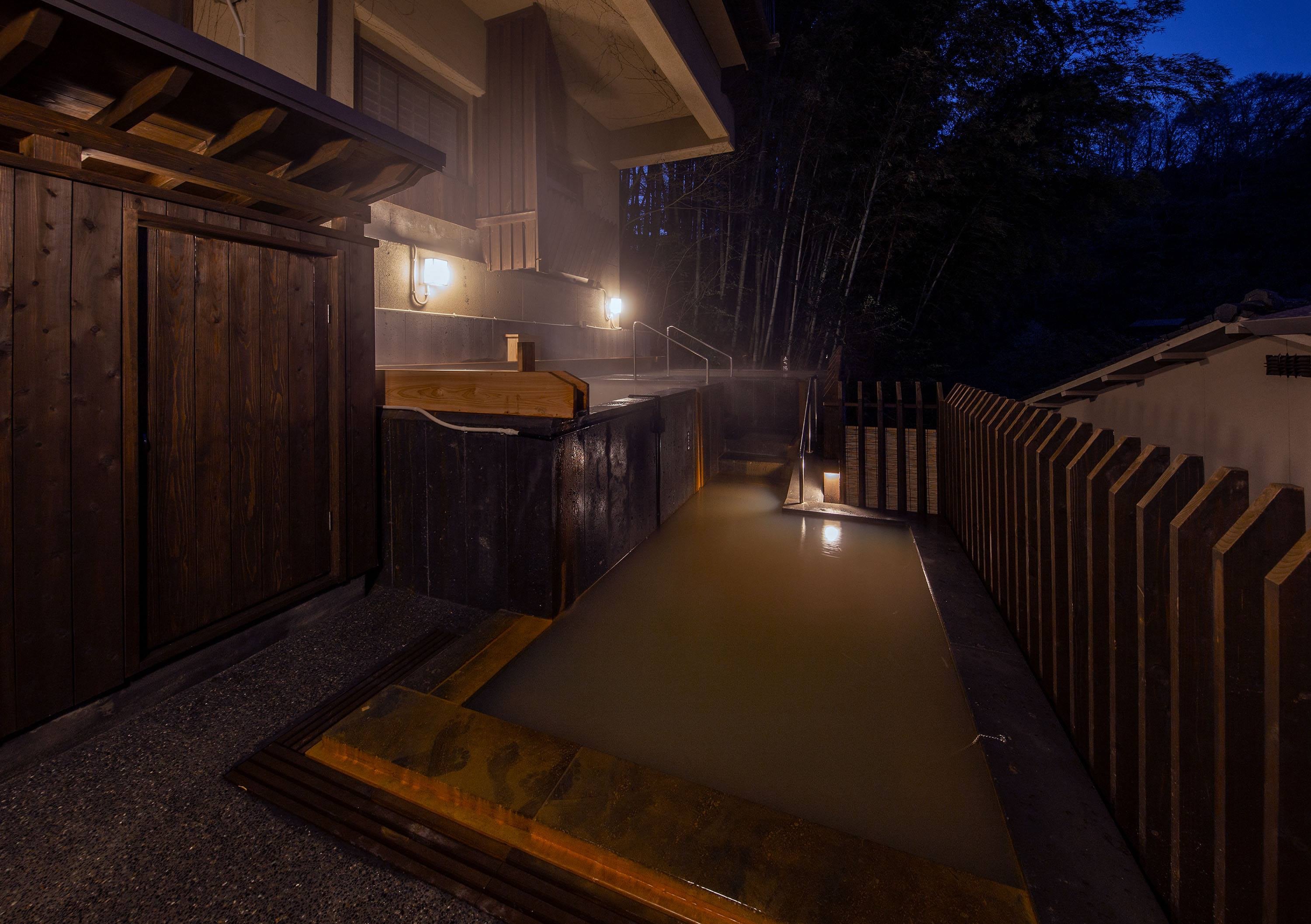 Three-tiered open-air bath, Hoshi no Yu