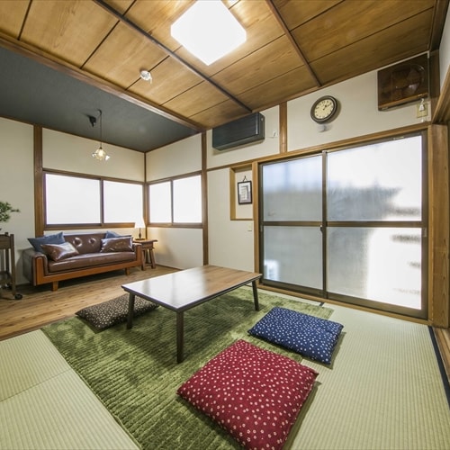 [House with garden] Guest room