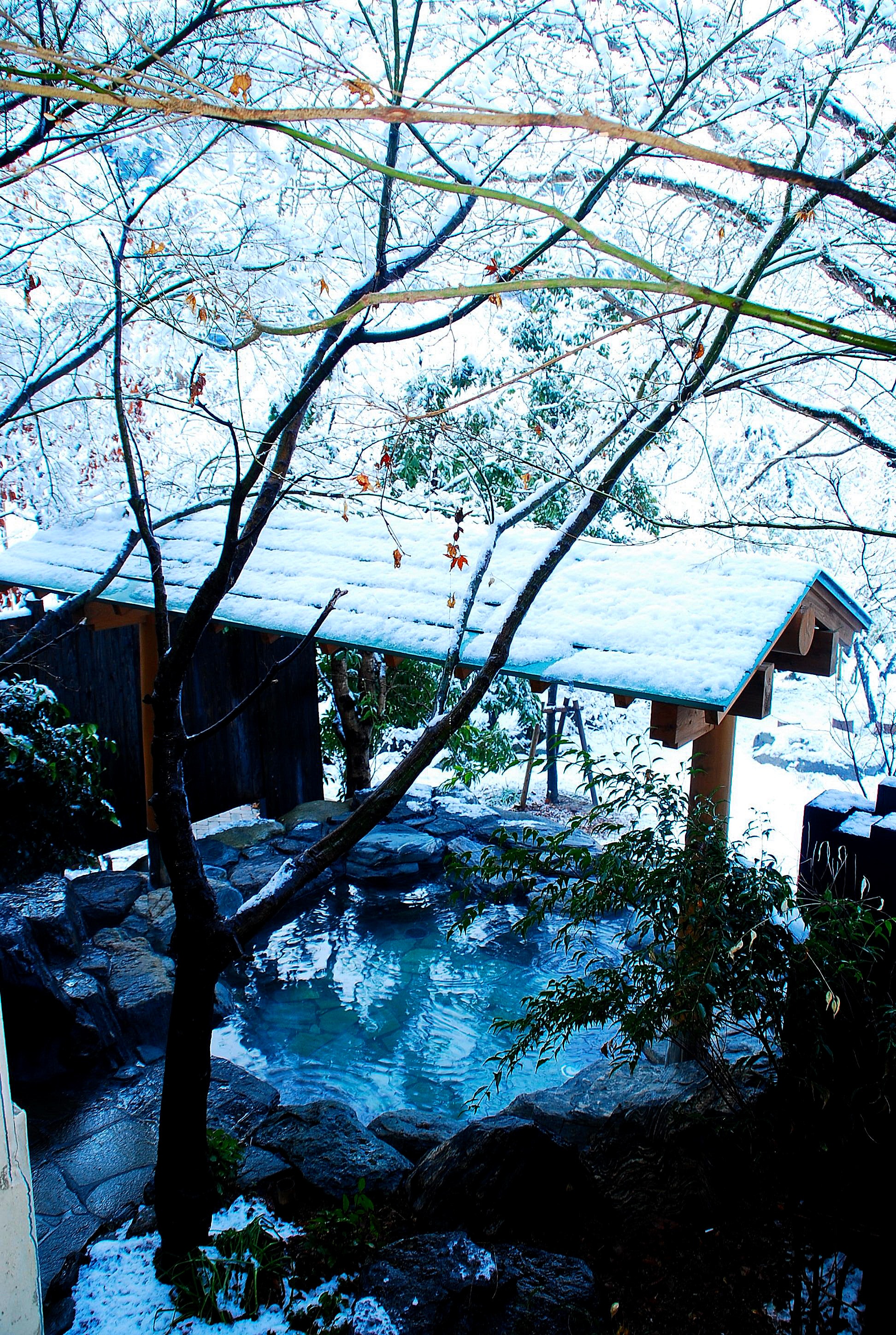 Winter open-air bath