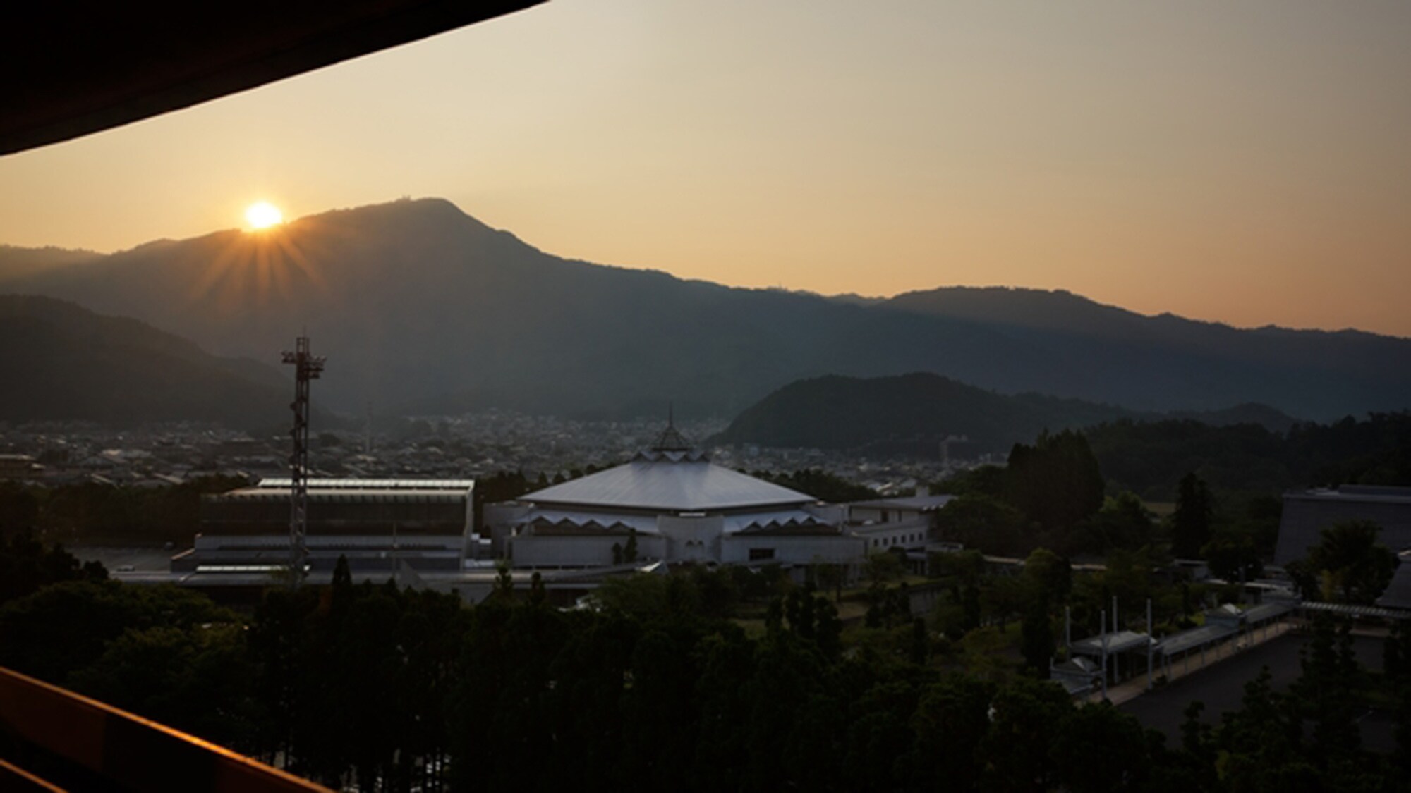 ♦ มุมมองห้องพัก (ตัวอย่าง)