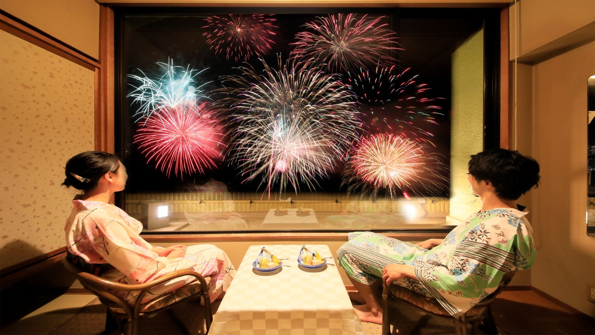 You can see fireworks in front of you from all rooms