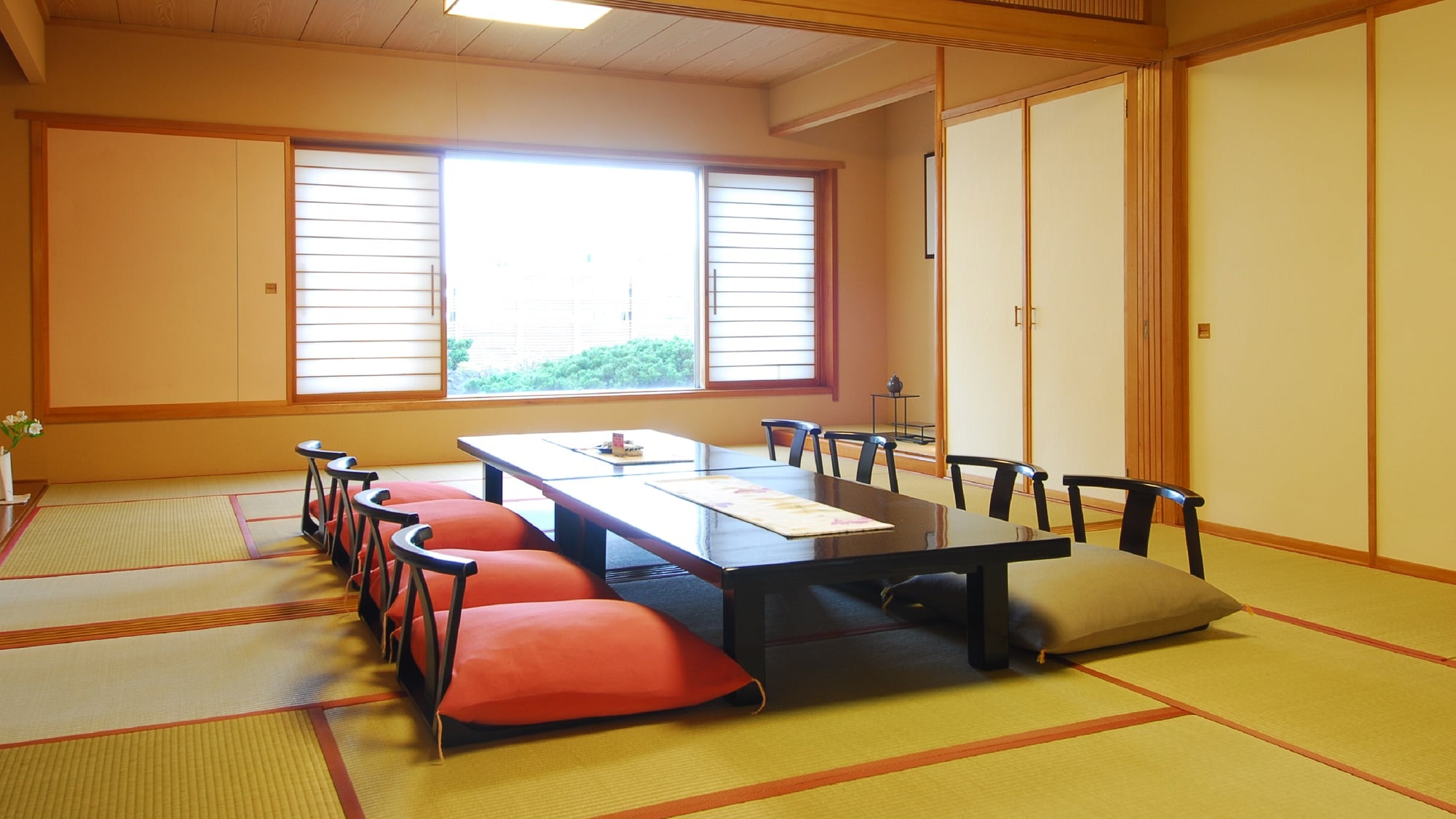 [Spacious Japanese-style room type 50 square meters or more]