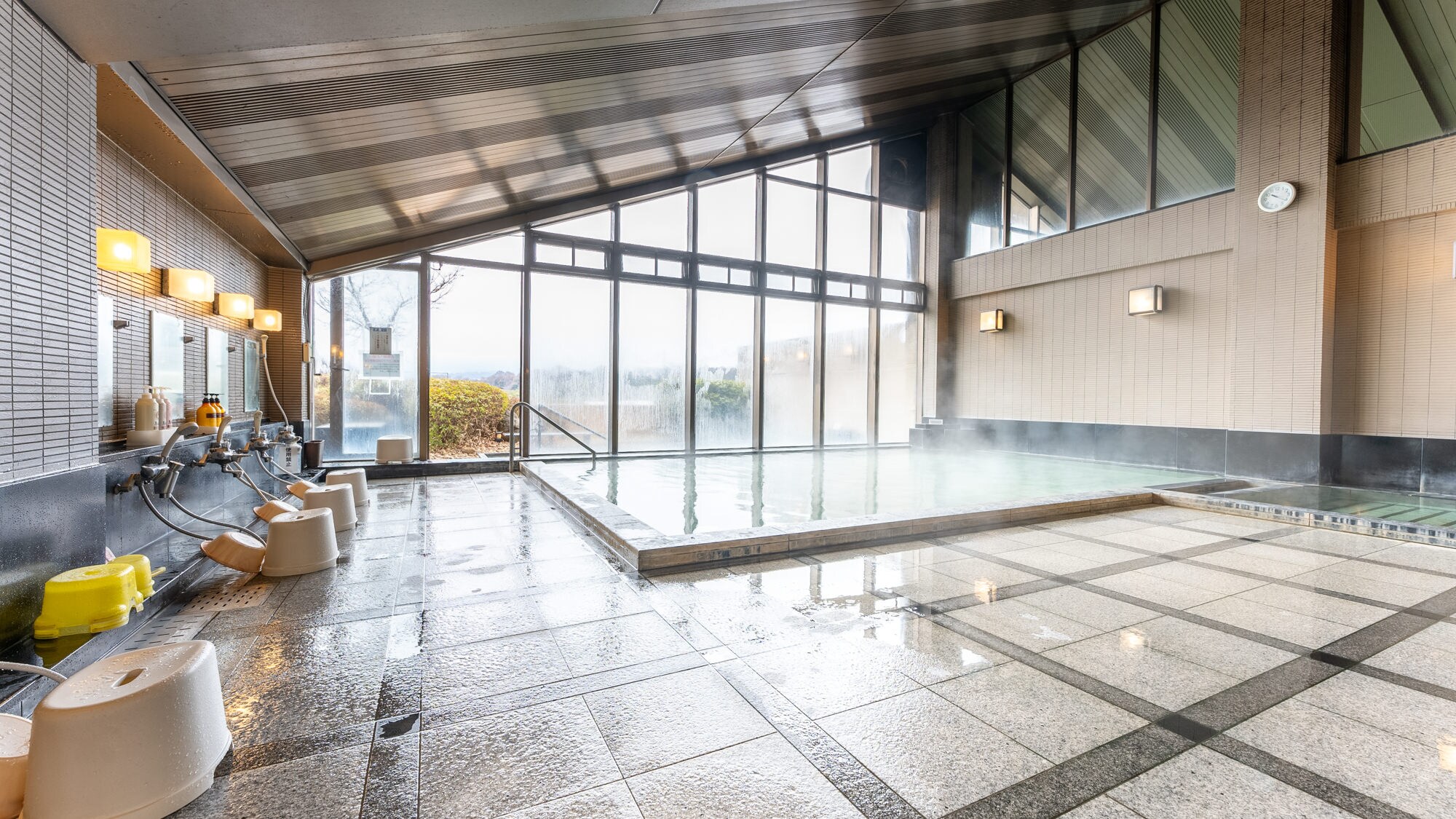 Large public bath for men