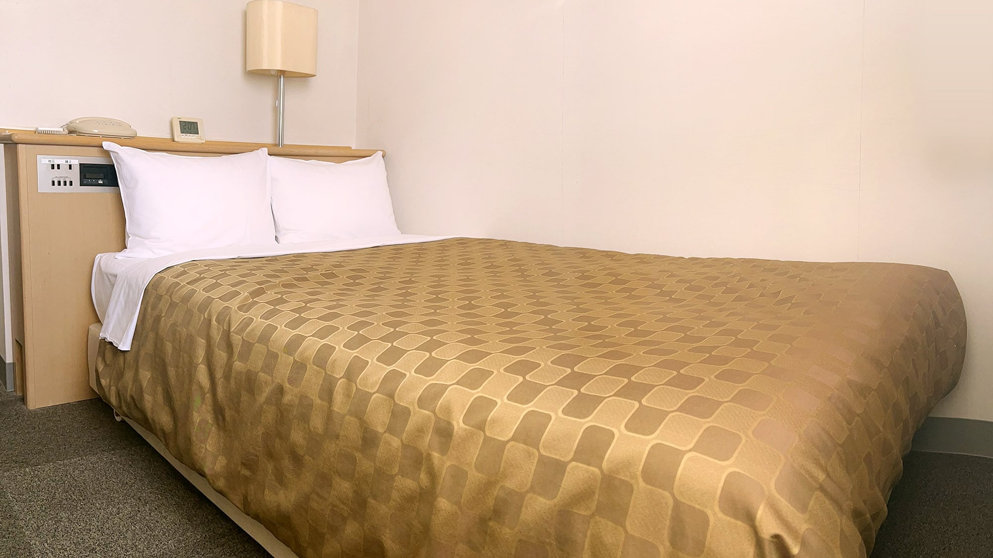 ★Semi-double room★125cm width bed. For use by couples