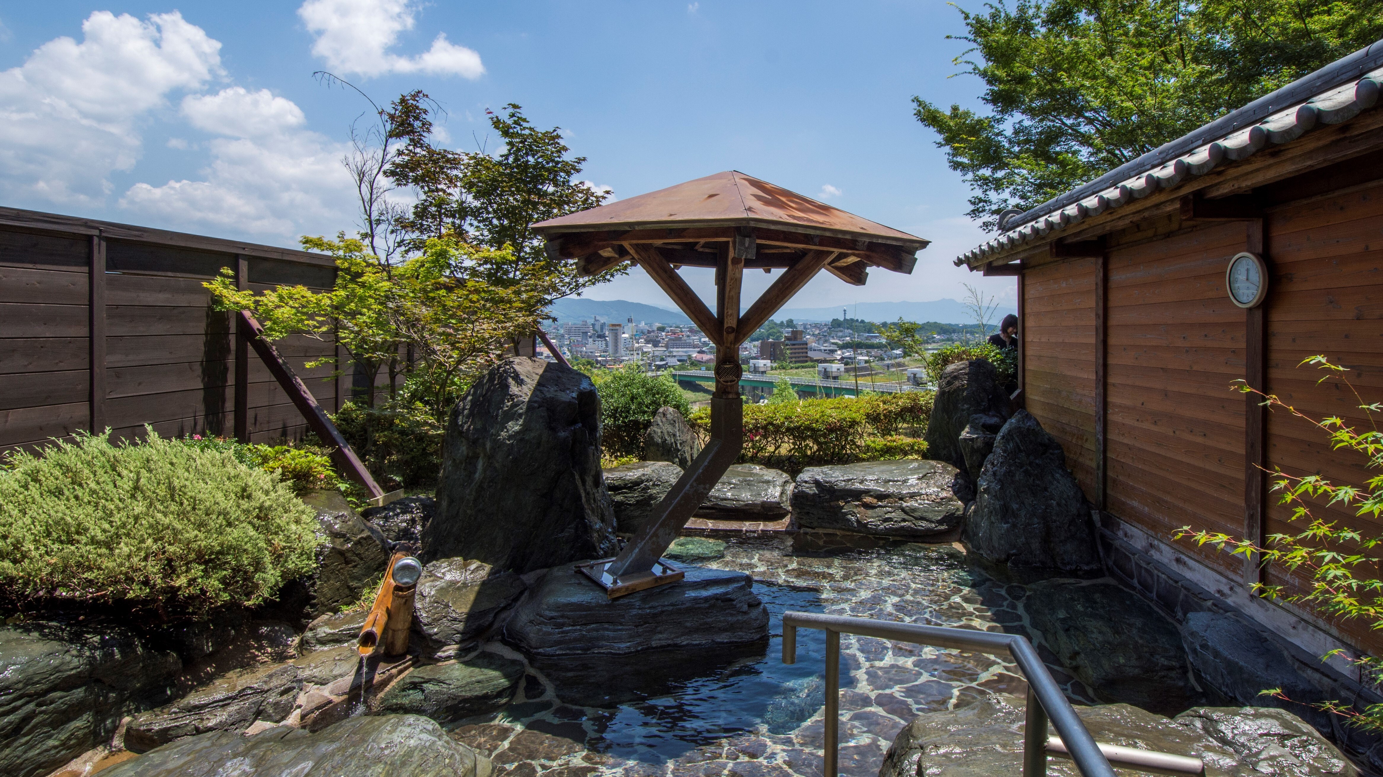 Large open-air bath