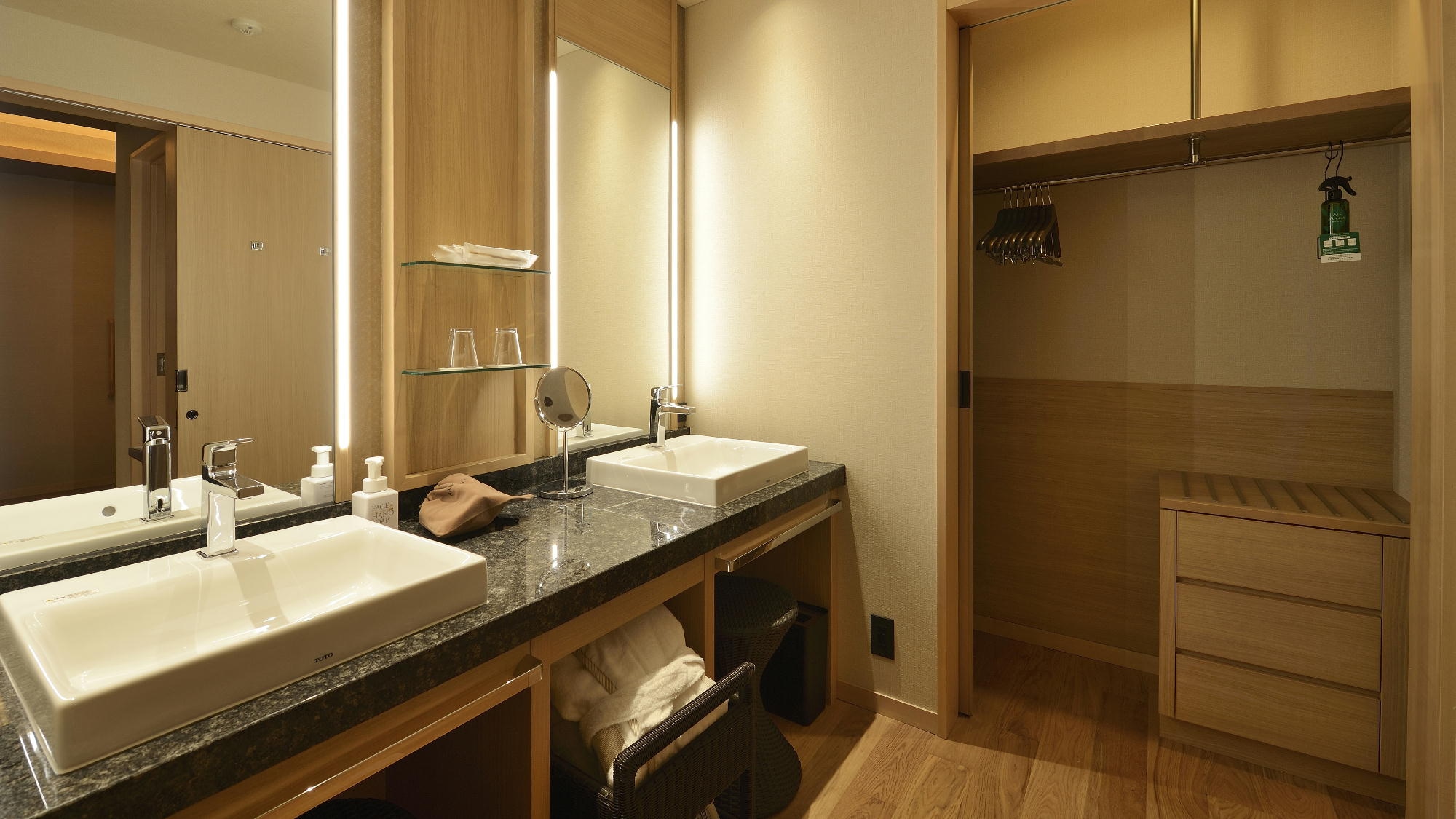 [Open-air hot spring bath] Suite / 80 square meters