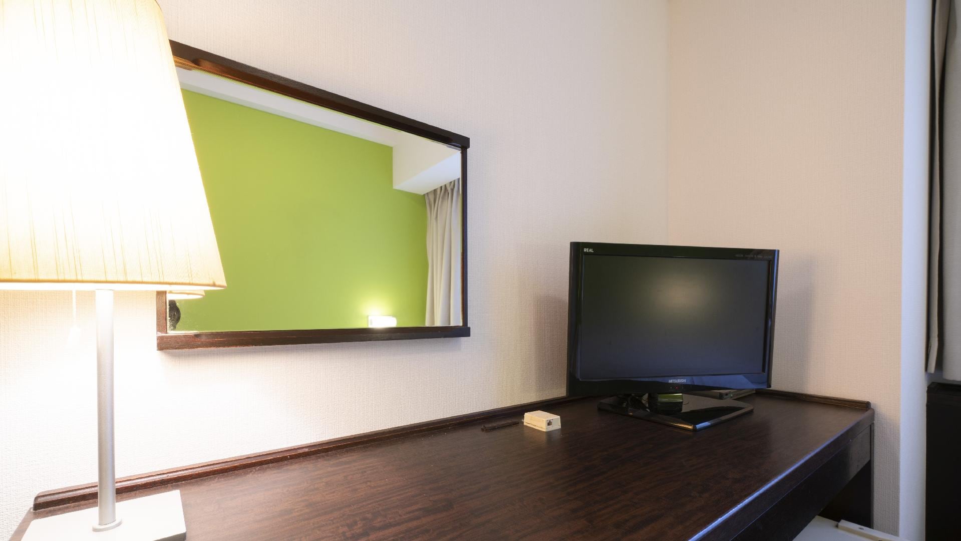 Single Standard Desk Area