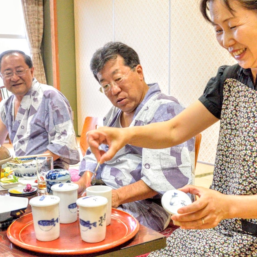 The landlady who ignites blowfish fin sake