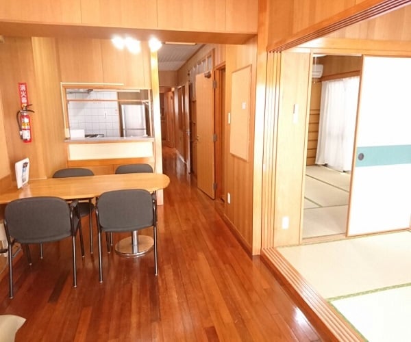 [Non-smoking] 4 high-rise Japanese-style rooms (100 square meters) with kitchen