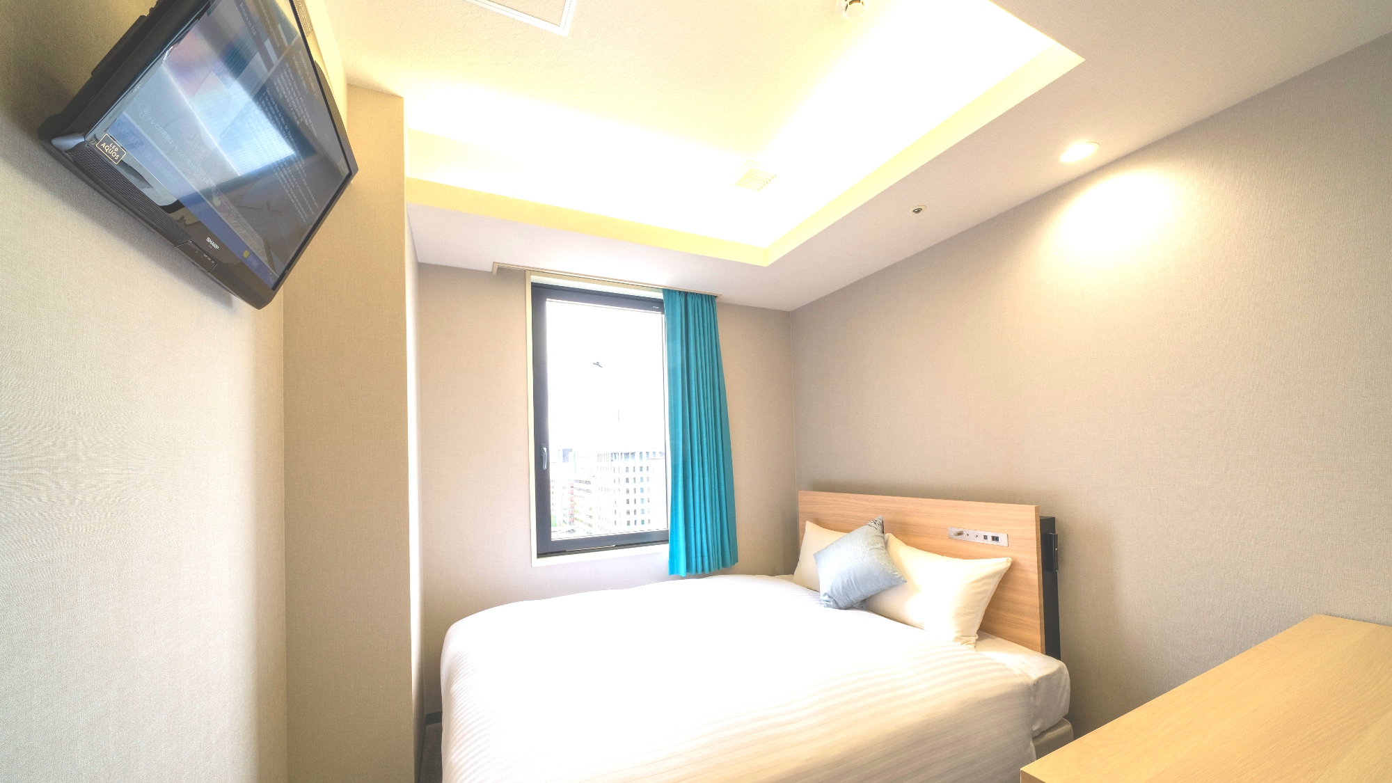 ◇标准大床房（禁烟，大床）