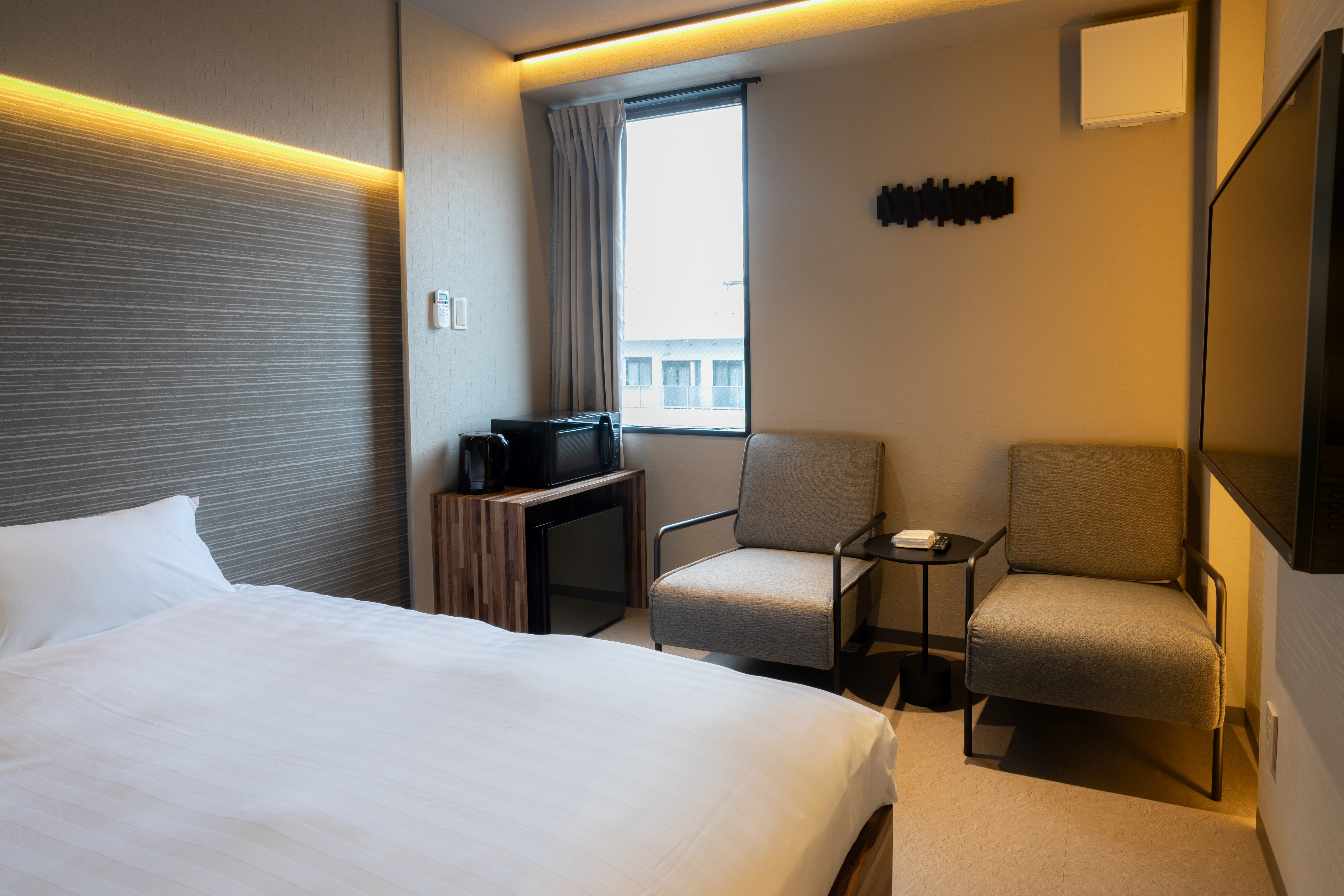 New building single/double room. Rooms suitable for one or two people.