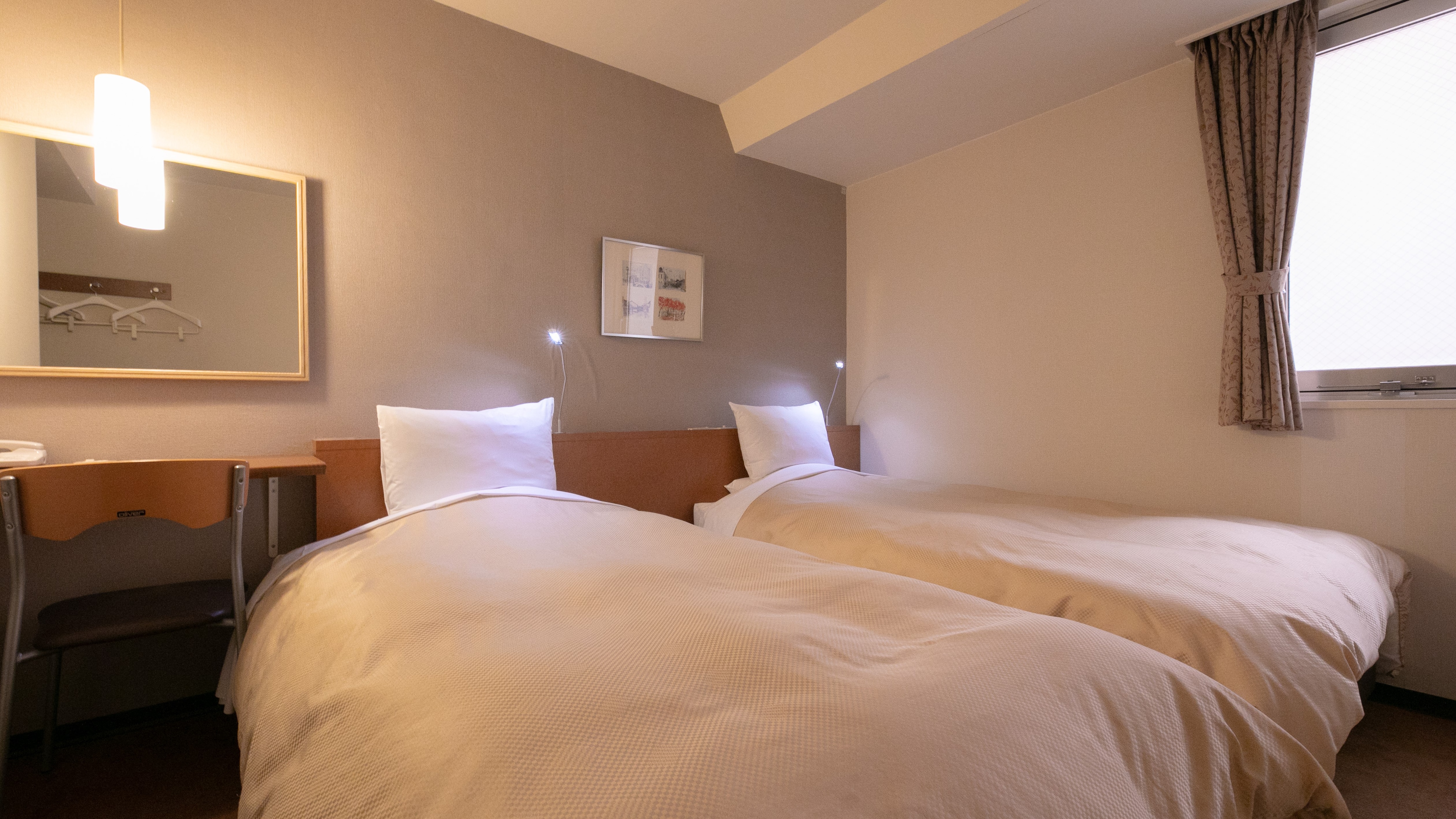 [Twin room] 17 square meters / bed width 100 cm & times; 2 rooms. With family and friends.