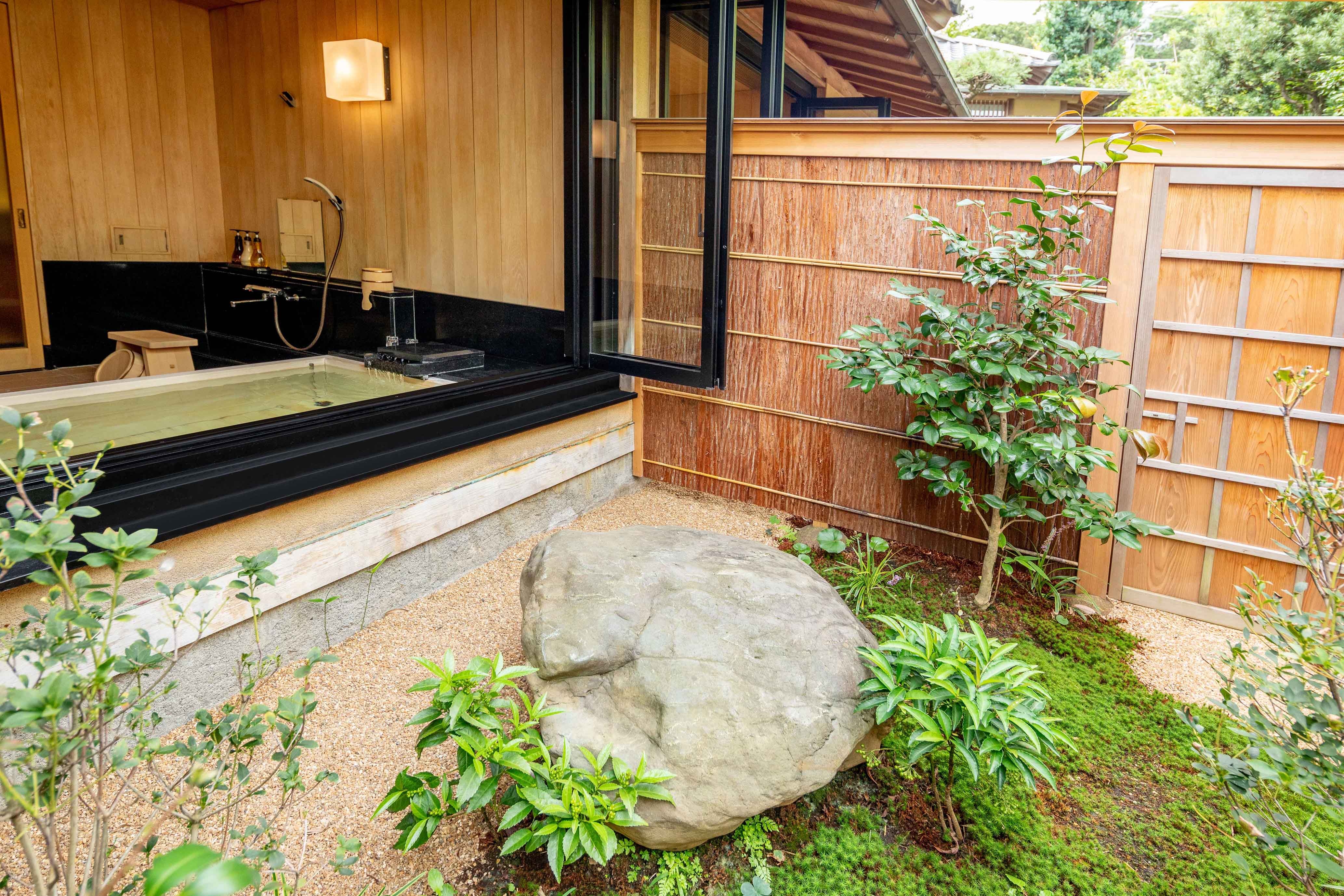 Separate guest room Tachibana bathroom tsubo garden