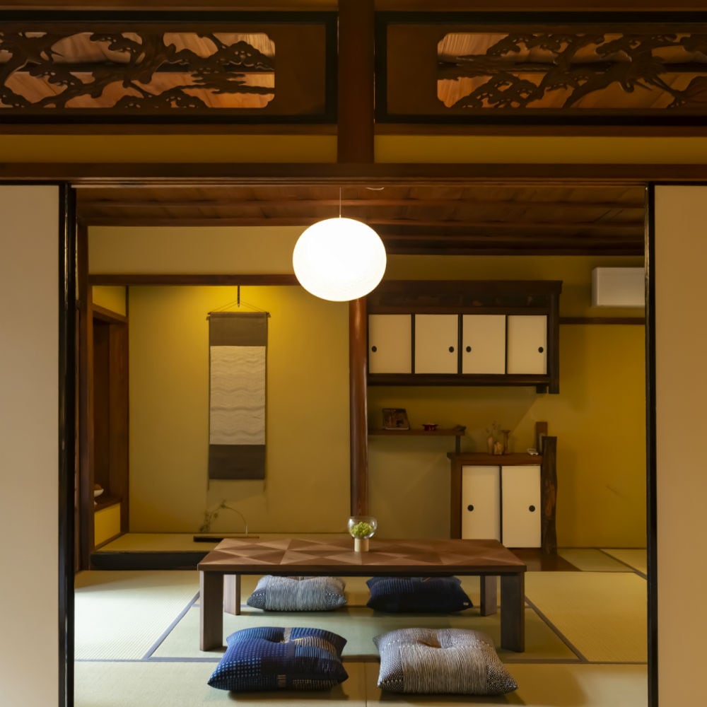 A calm space where the board room and the Japanese-style room are connected