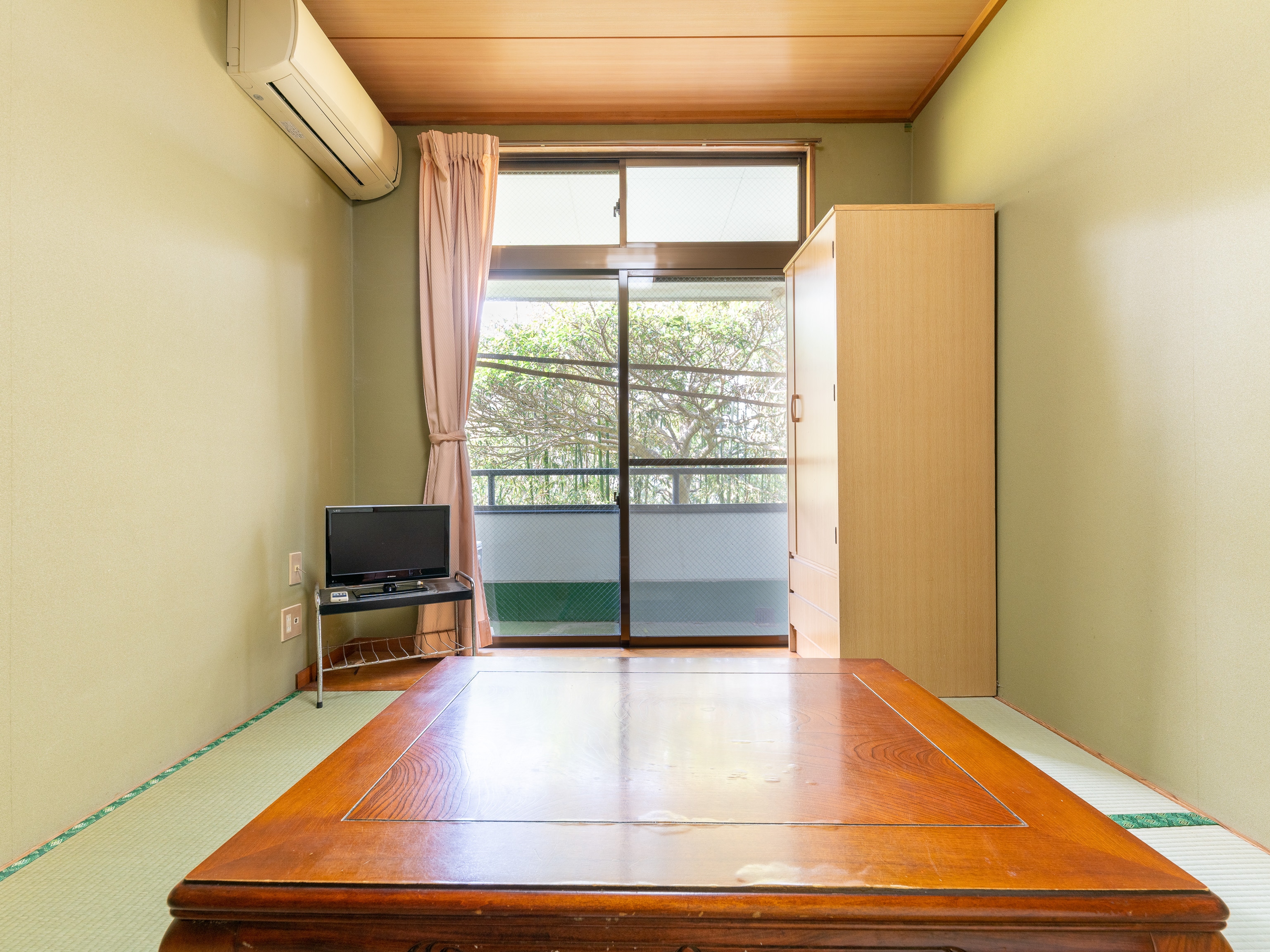 [Non-smoking] Japanese-style room for 1-2 people (no bath or toilet) 2