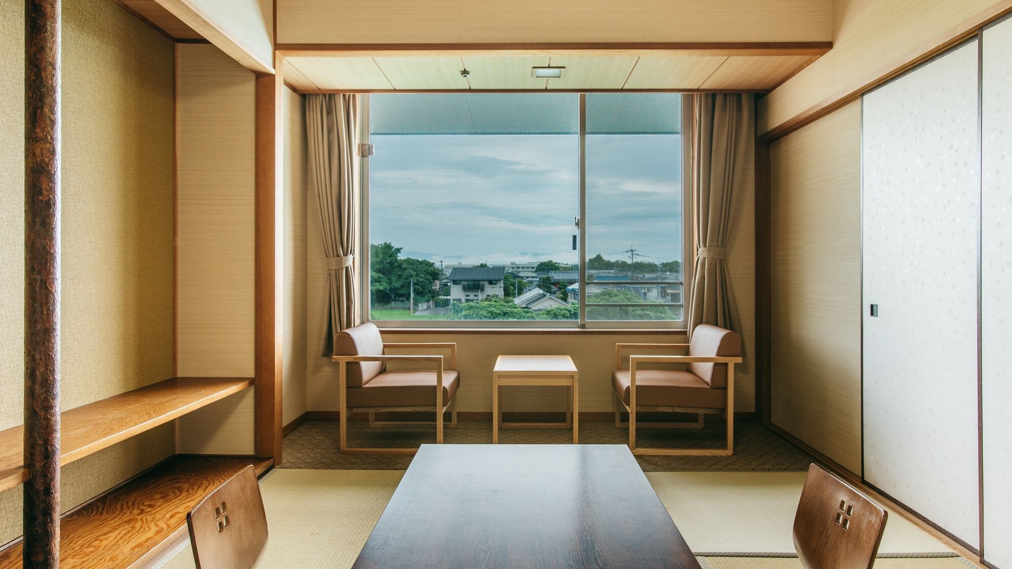 Japanese-Western style room (with bath) "41 square meters"