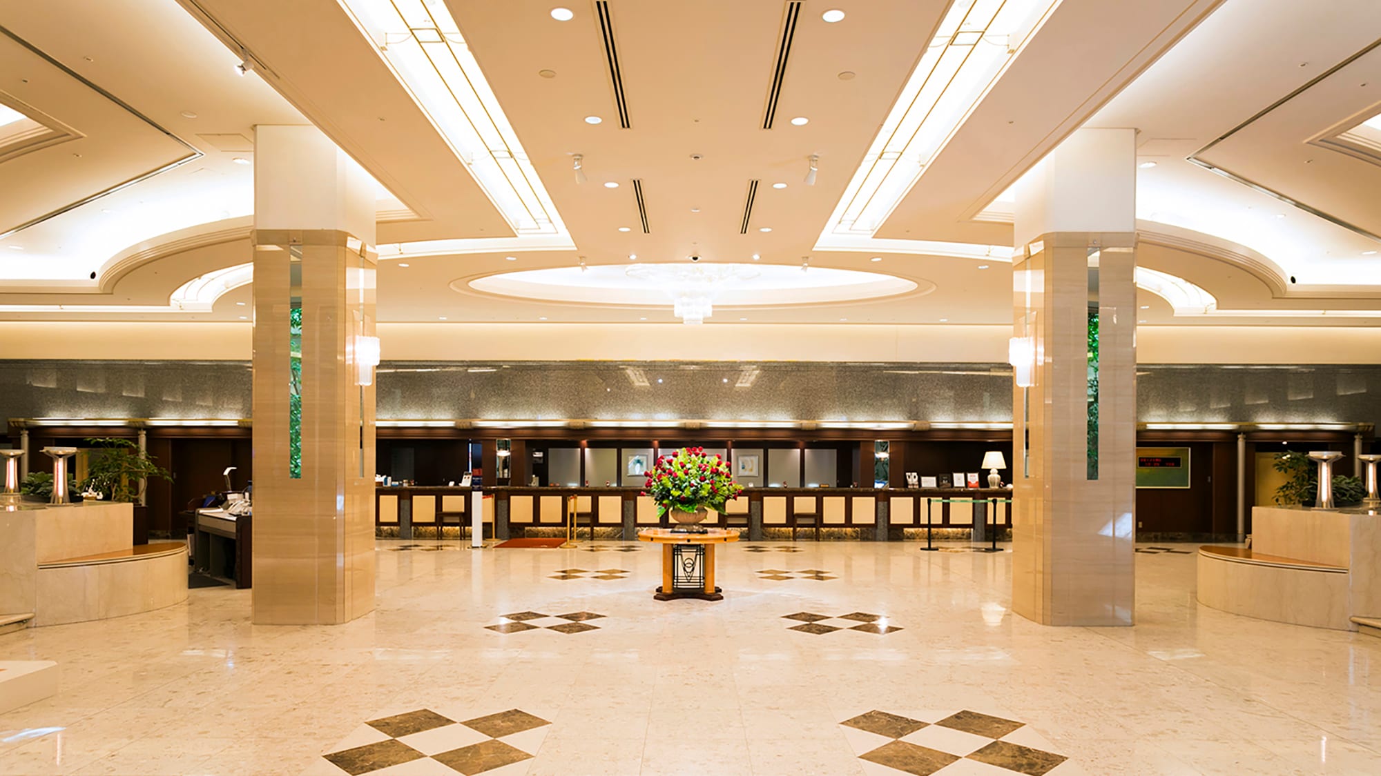 We will welcome you in a bright and spacious lobby.