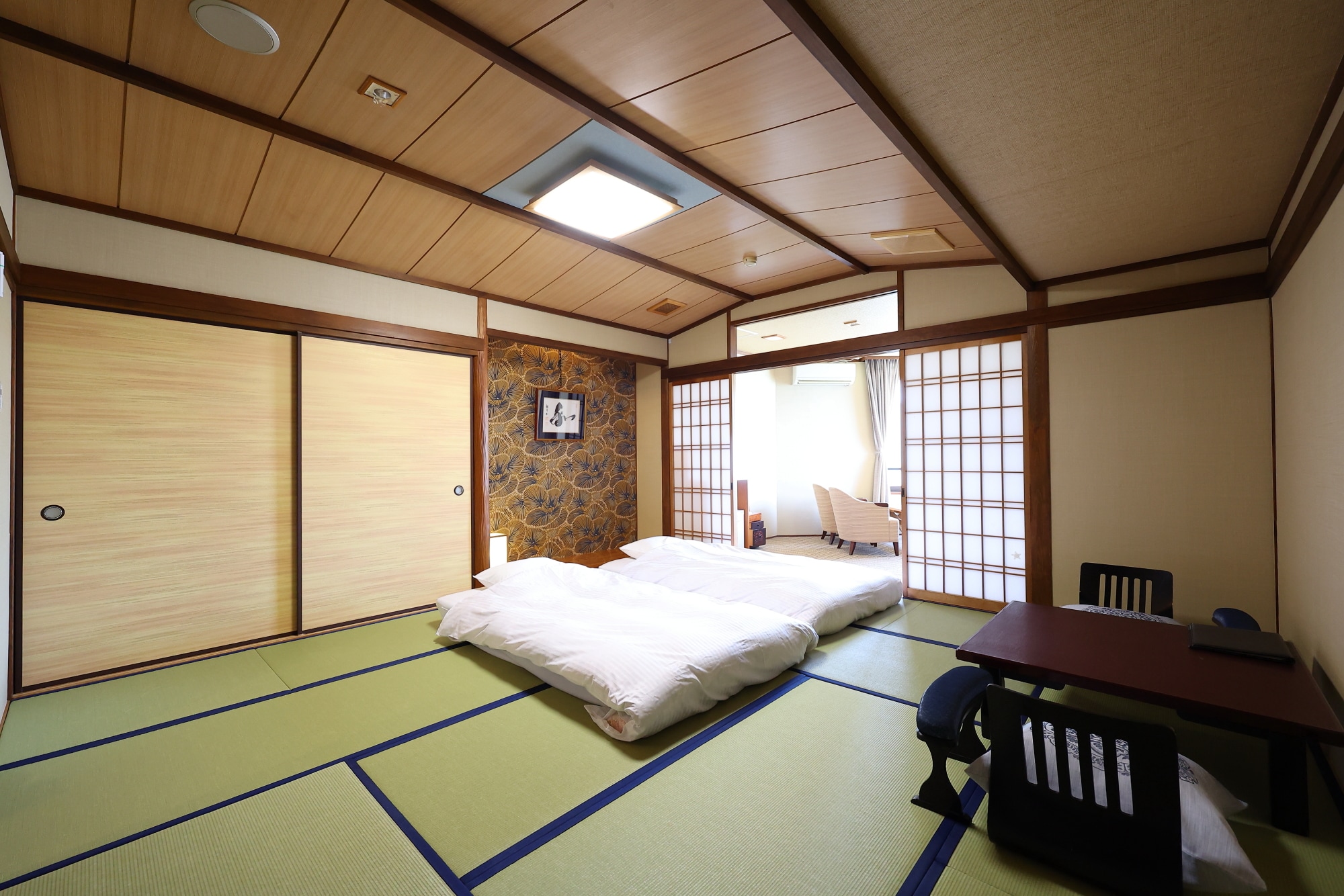 Family room with open-air bath (Japanese-style room image)