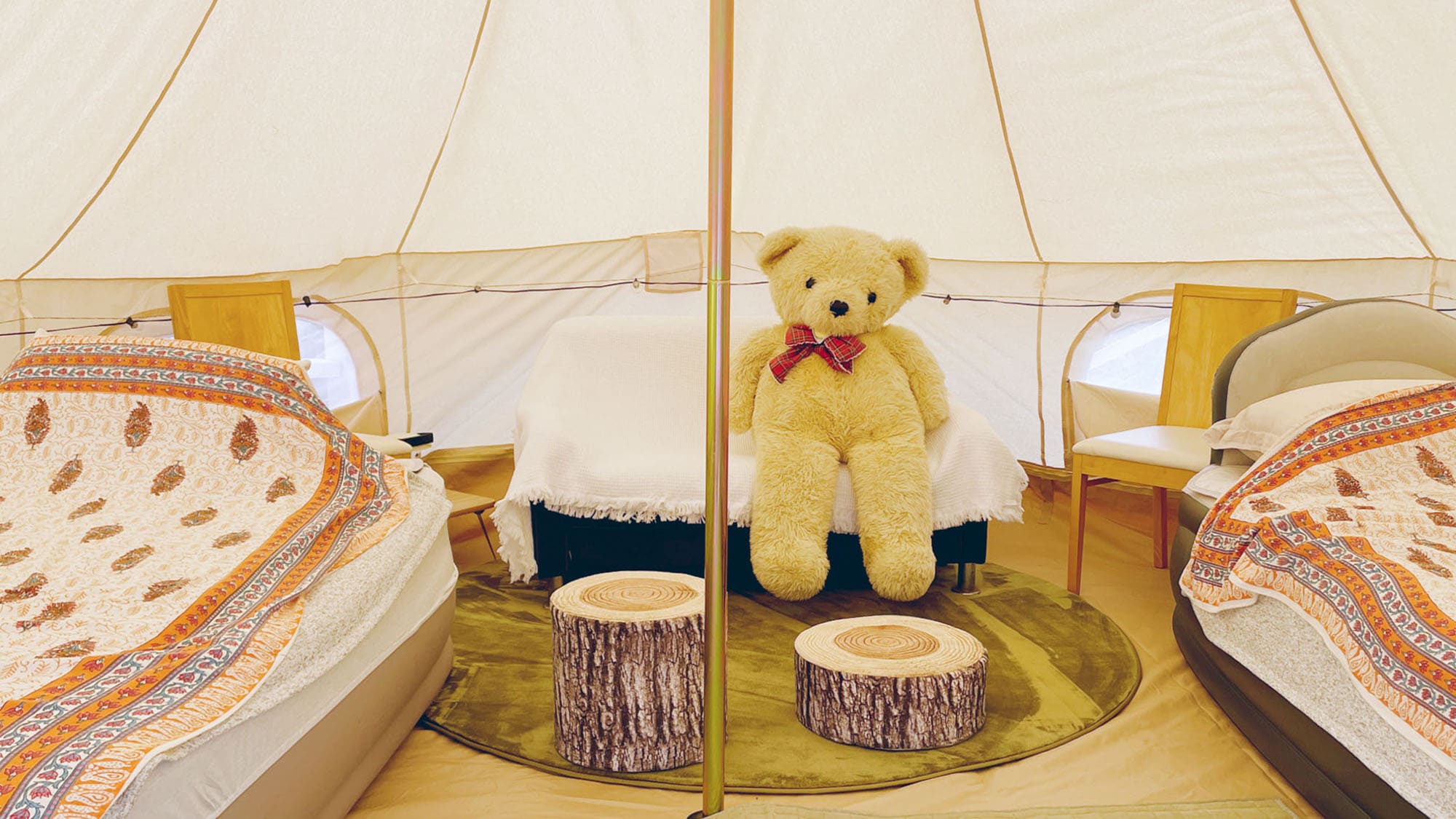 ・[Glamping Tent] Air beds are also provided in the tent, so you can relax and enjoy your stay.