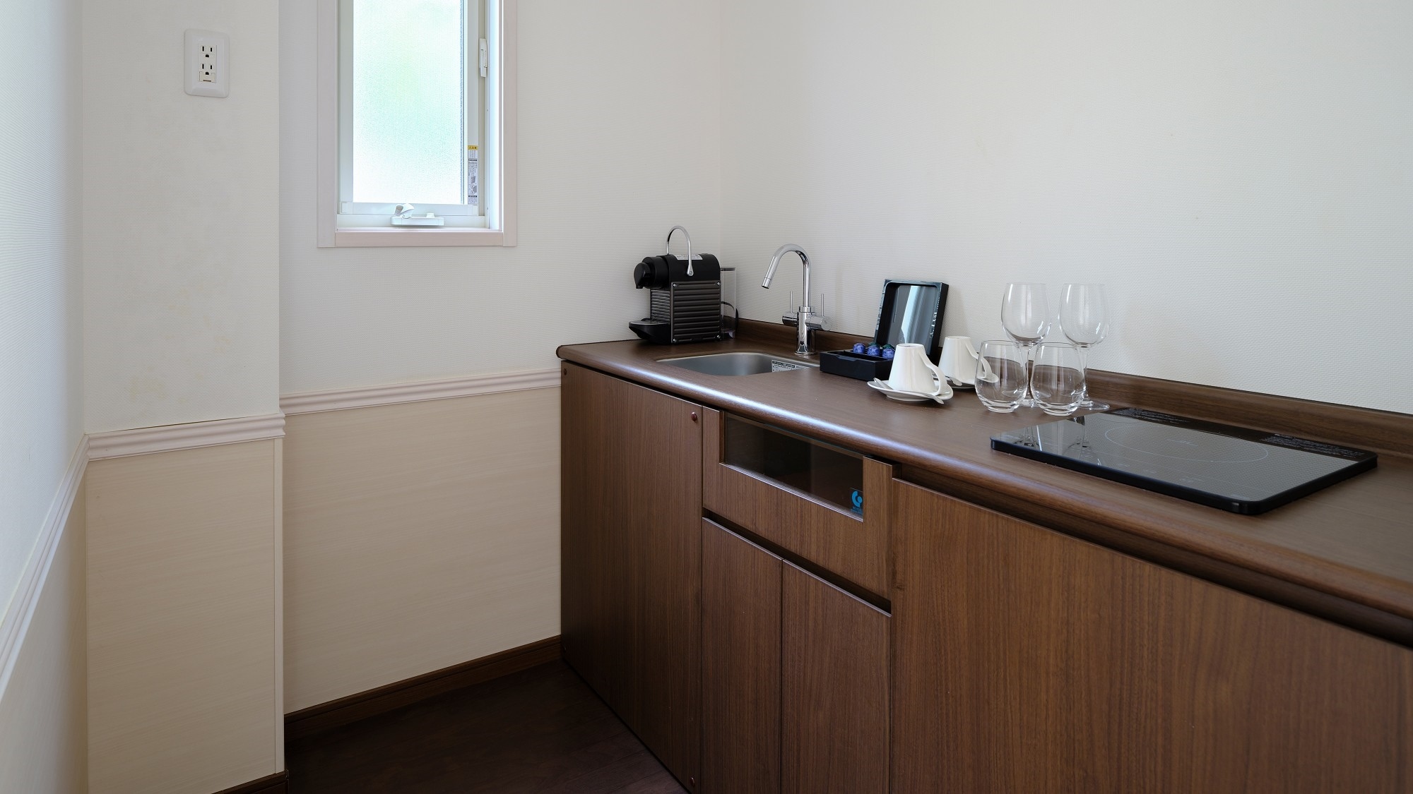 [Aqua Terrace Spa Suite] Maisonette-type suite room with full facilities such as an IH stove