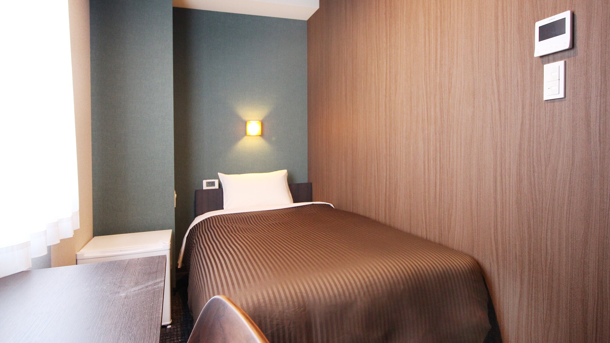 Smart Single Room [100cm wide bed]