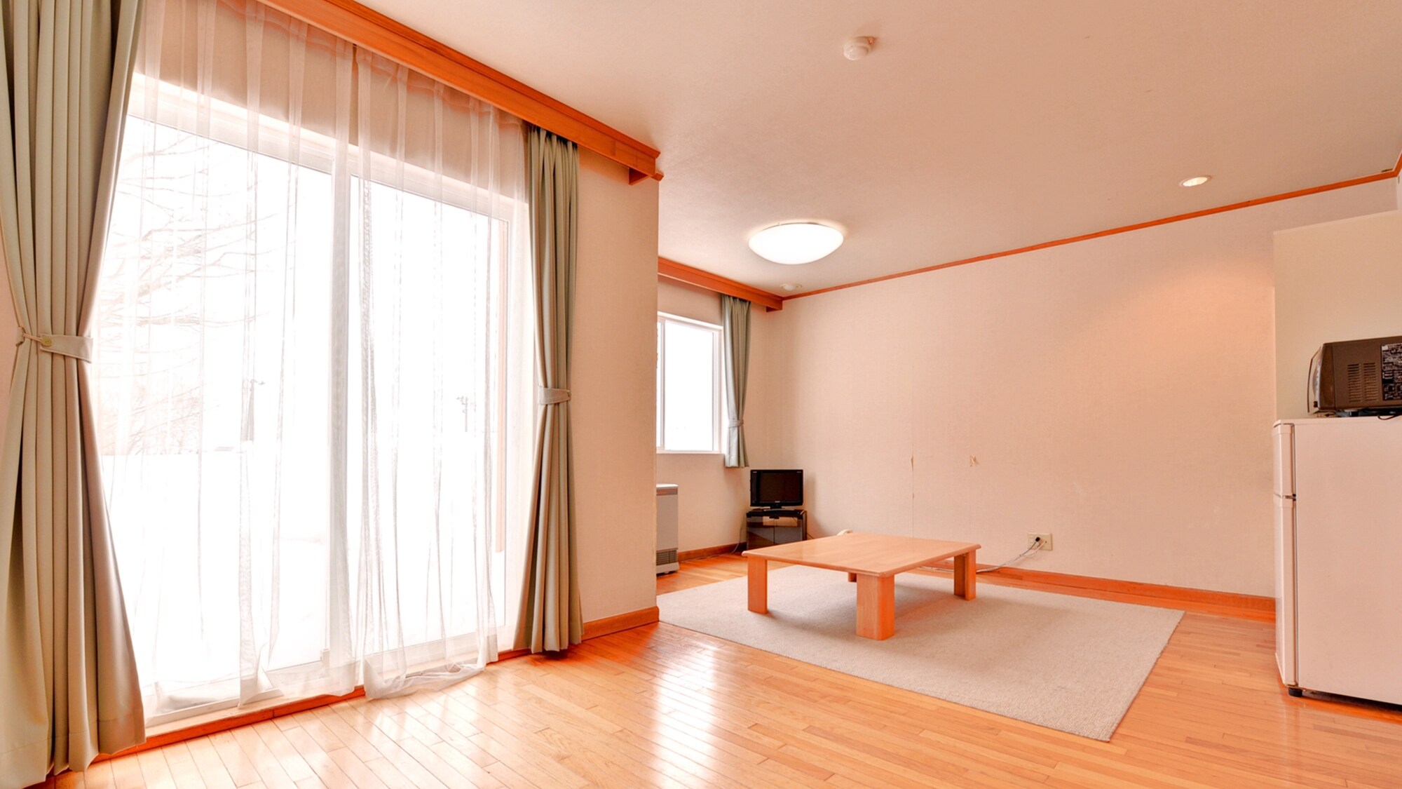 * Room (flat type) / 2 floor type room for 2 to 5 people.
