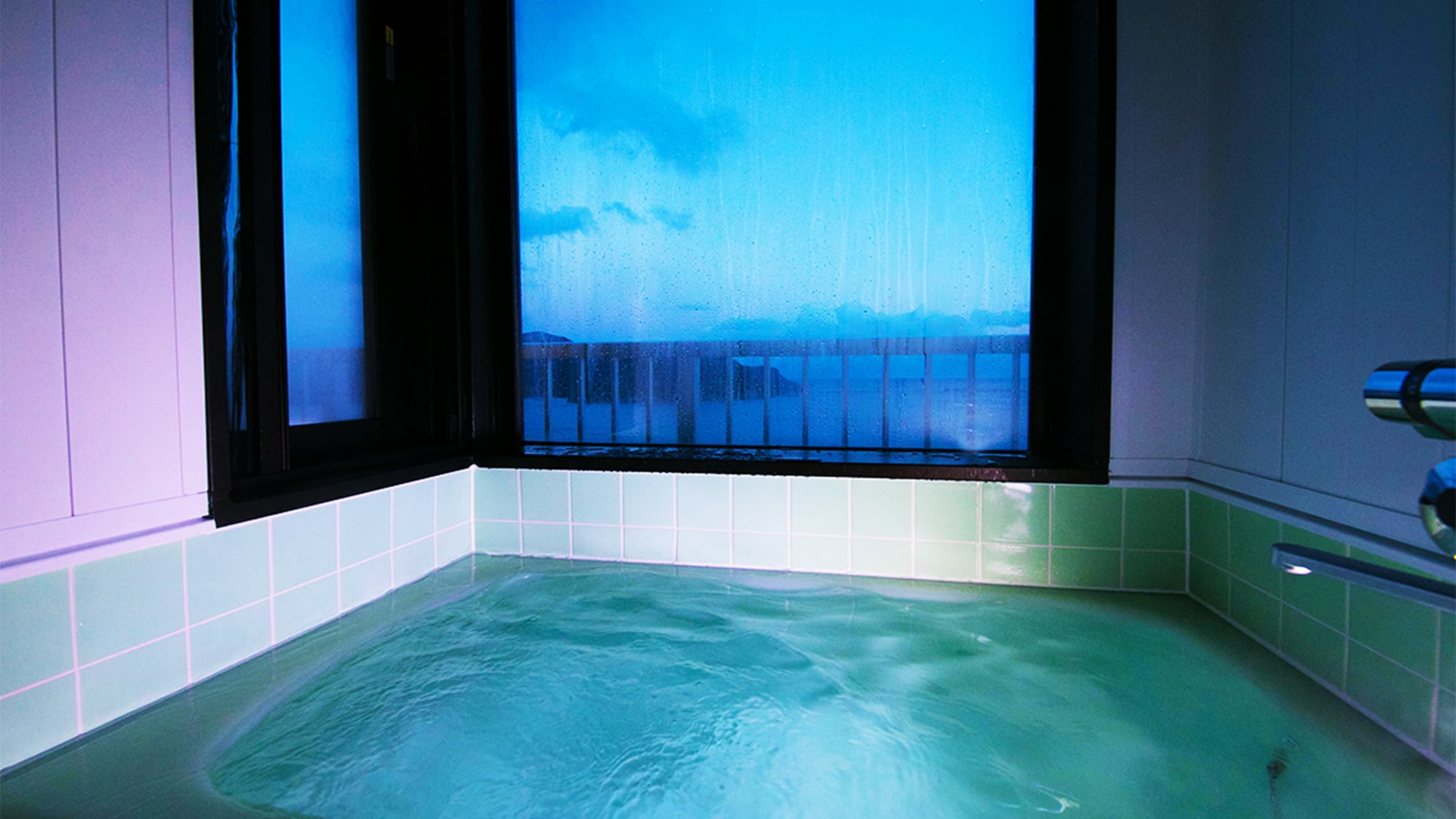 Superb view top floor! Ocean view [Japanese-style room 8 tatami mats] <Bath>