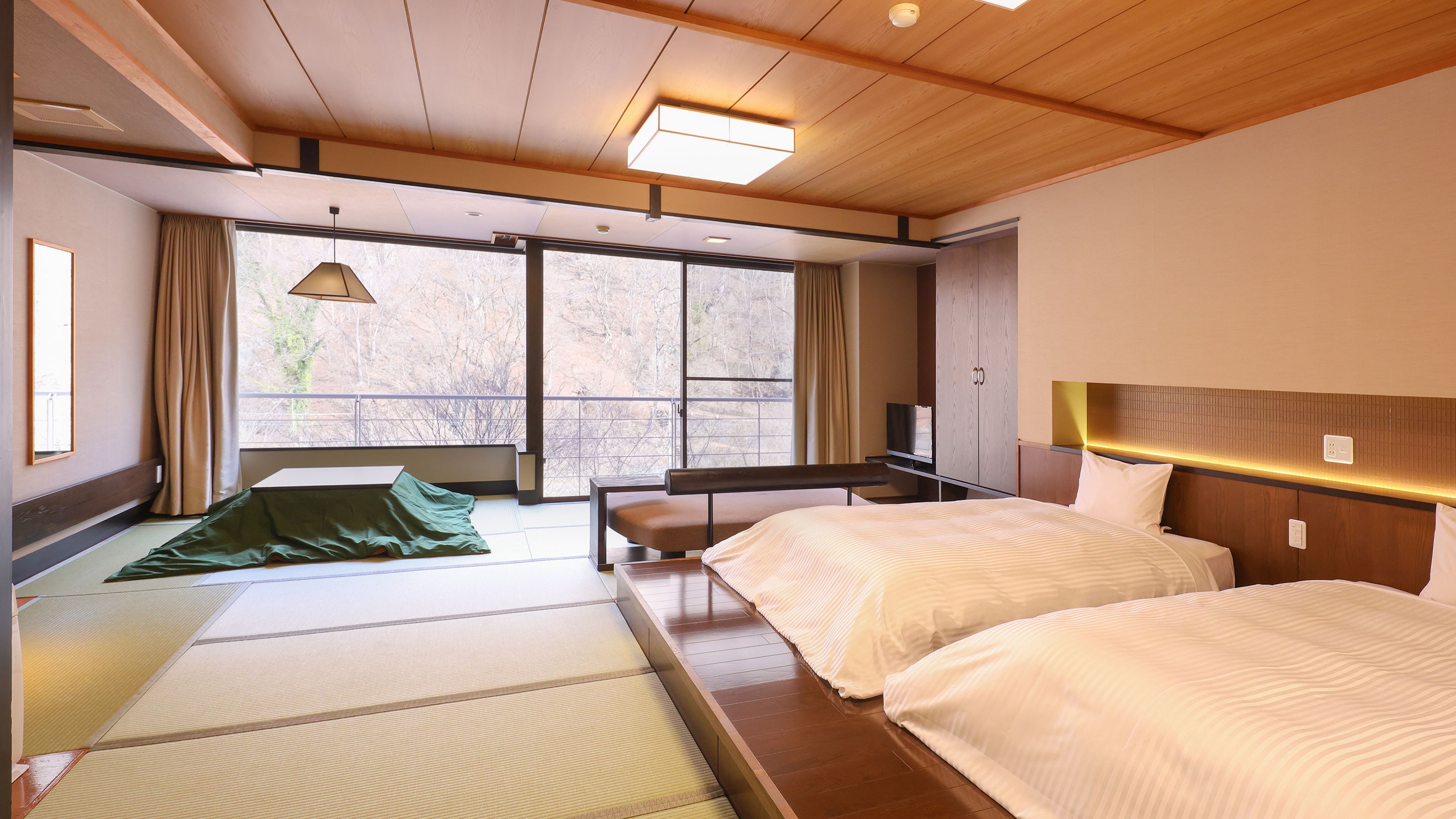 [Non-smoking] Standard Japanese-style twin bed for 4 people with indoor bath *Image