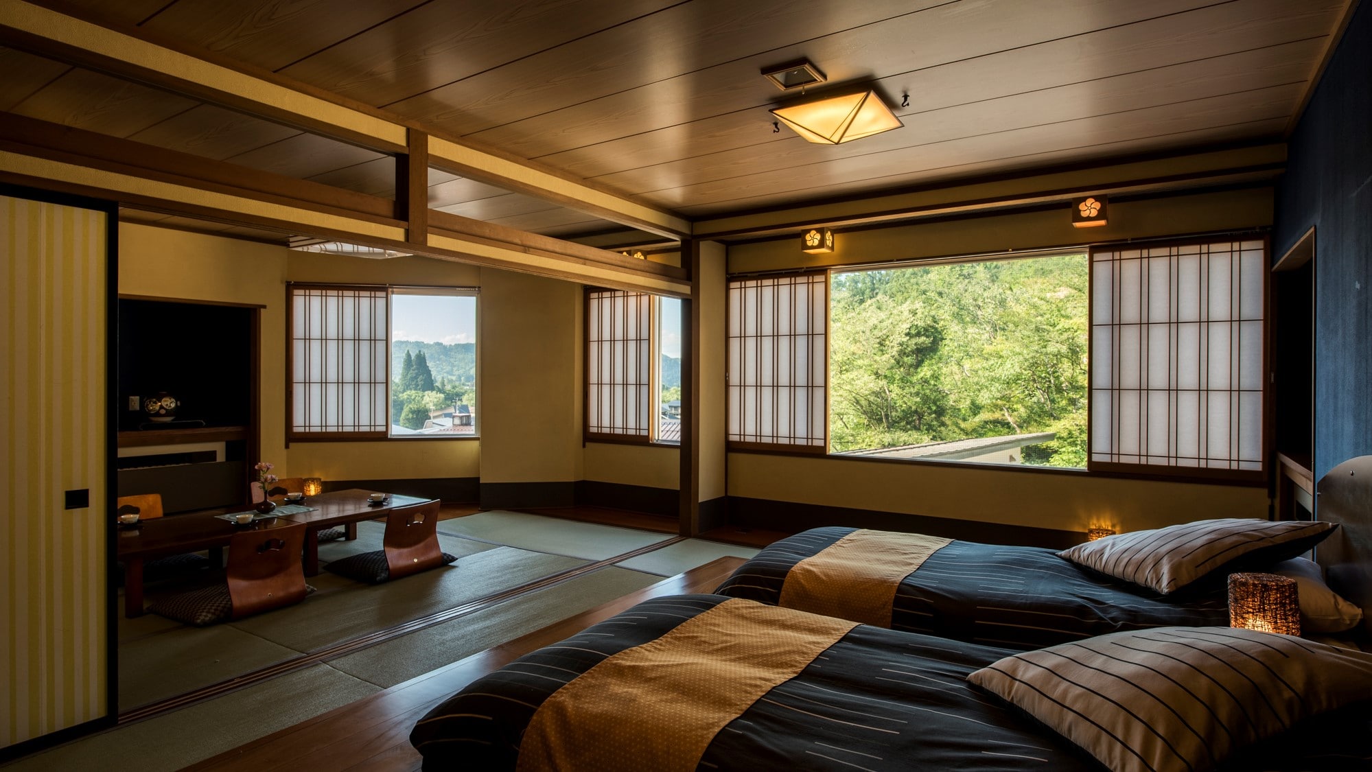 [Main building / Japanese-Western style room] Relax in a spacious space of 10 tatami mats in a Japanese-style room + 10 tatami mats in a bedroom.