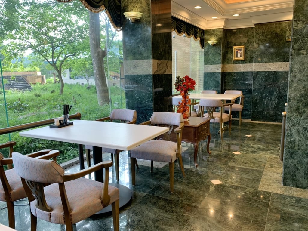 restaurant