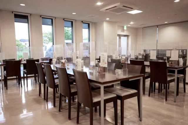 The breakfast venue has approximately 50 seats.