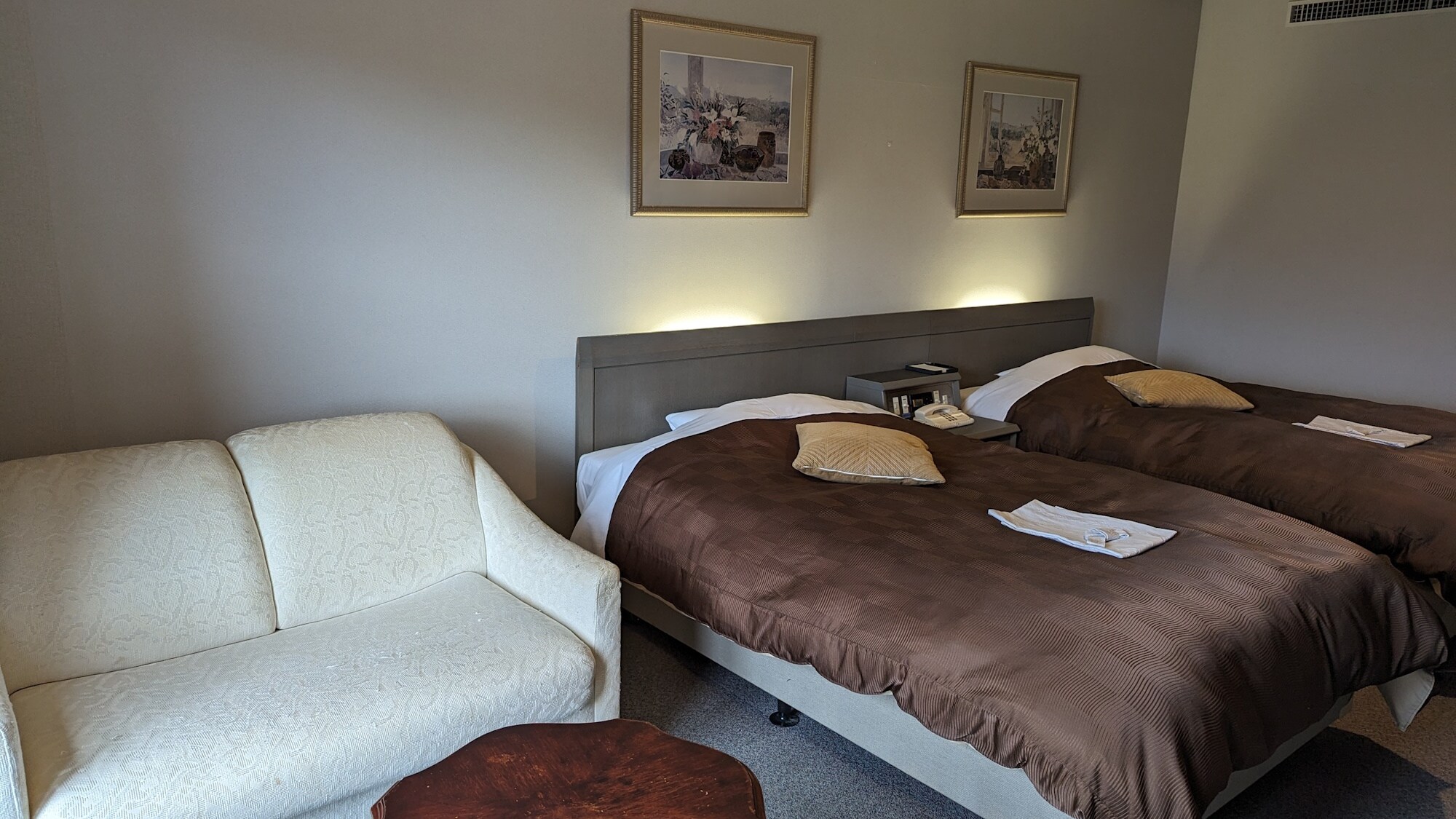 Twin room *Course view/Inside the room