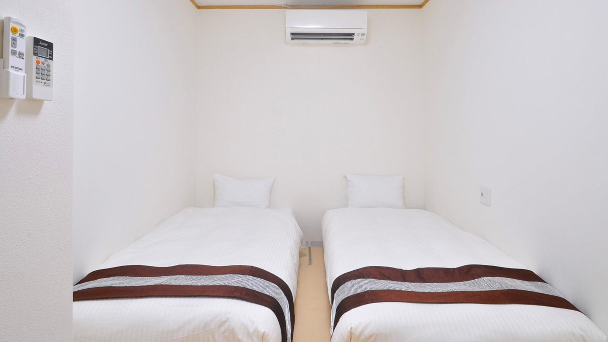 Fusaki Annex [Annex 2F Room] Twin room: equipped with 2 single beds.