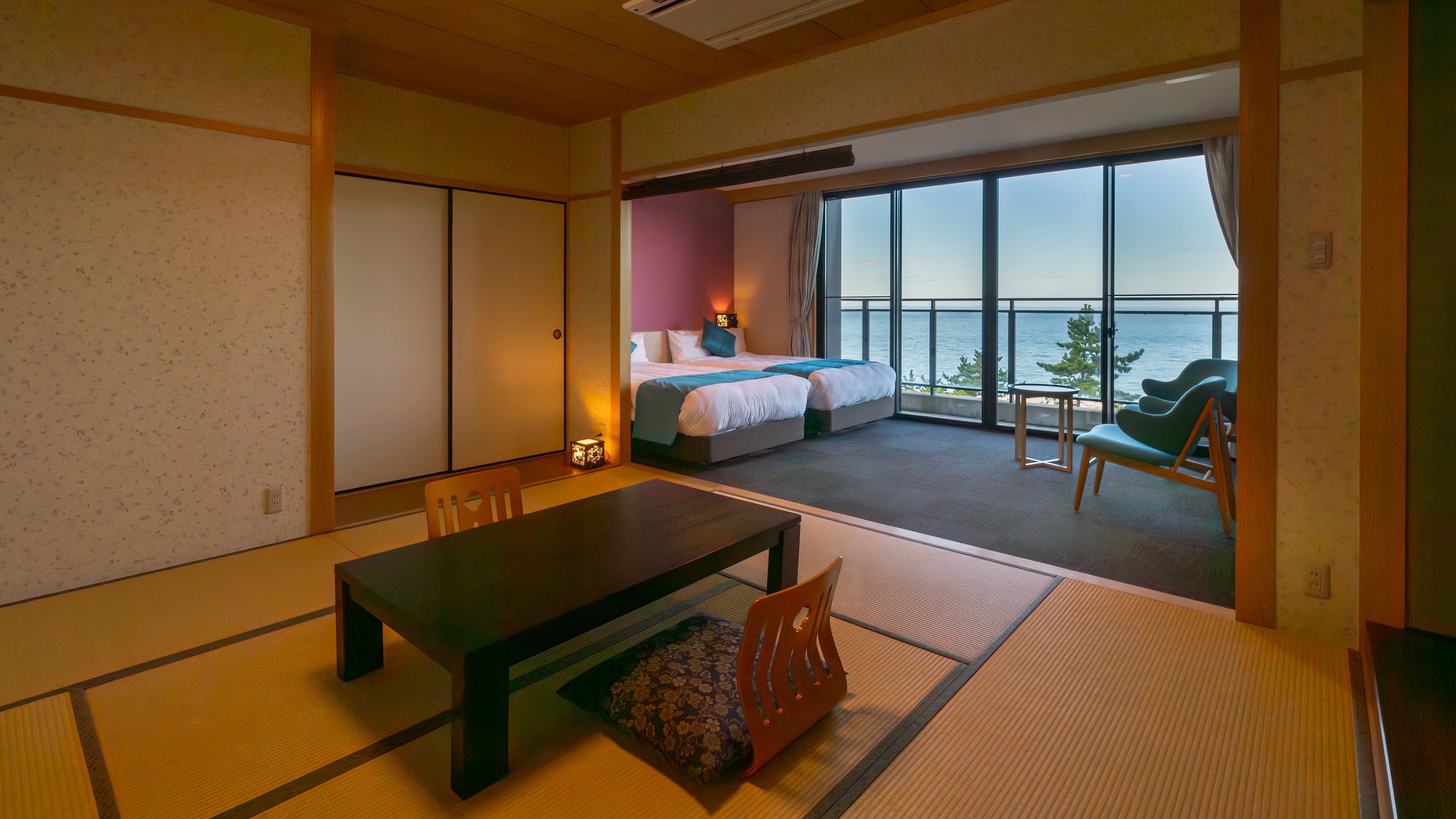 [Japanese-Western style room, limited to one group per day, "The Sound of Waves"] Enjoy the spectacular ocean view in this Japanese-Western style room, "The Sound of Waves"