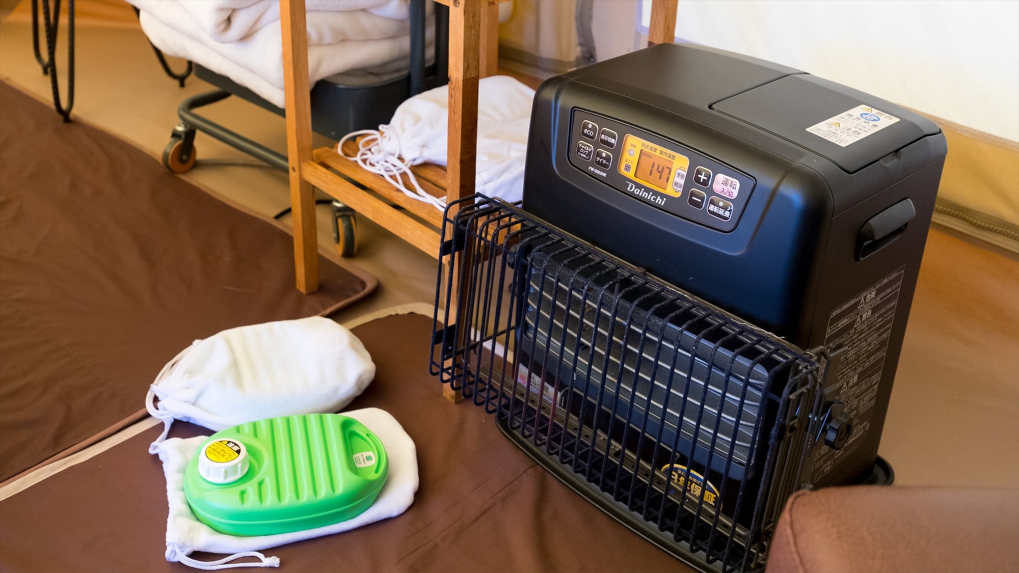 [Comfort TENT] In addition to a kotatsu, we also have heating items exclusively for tents, such as hot water bottles and electric heaters.