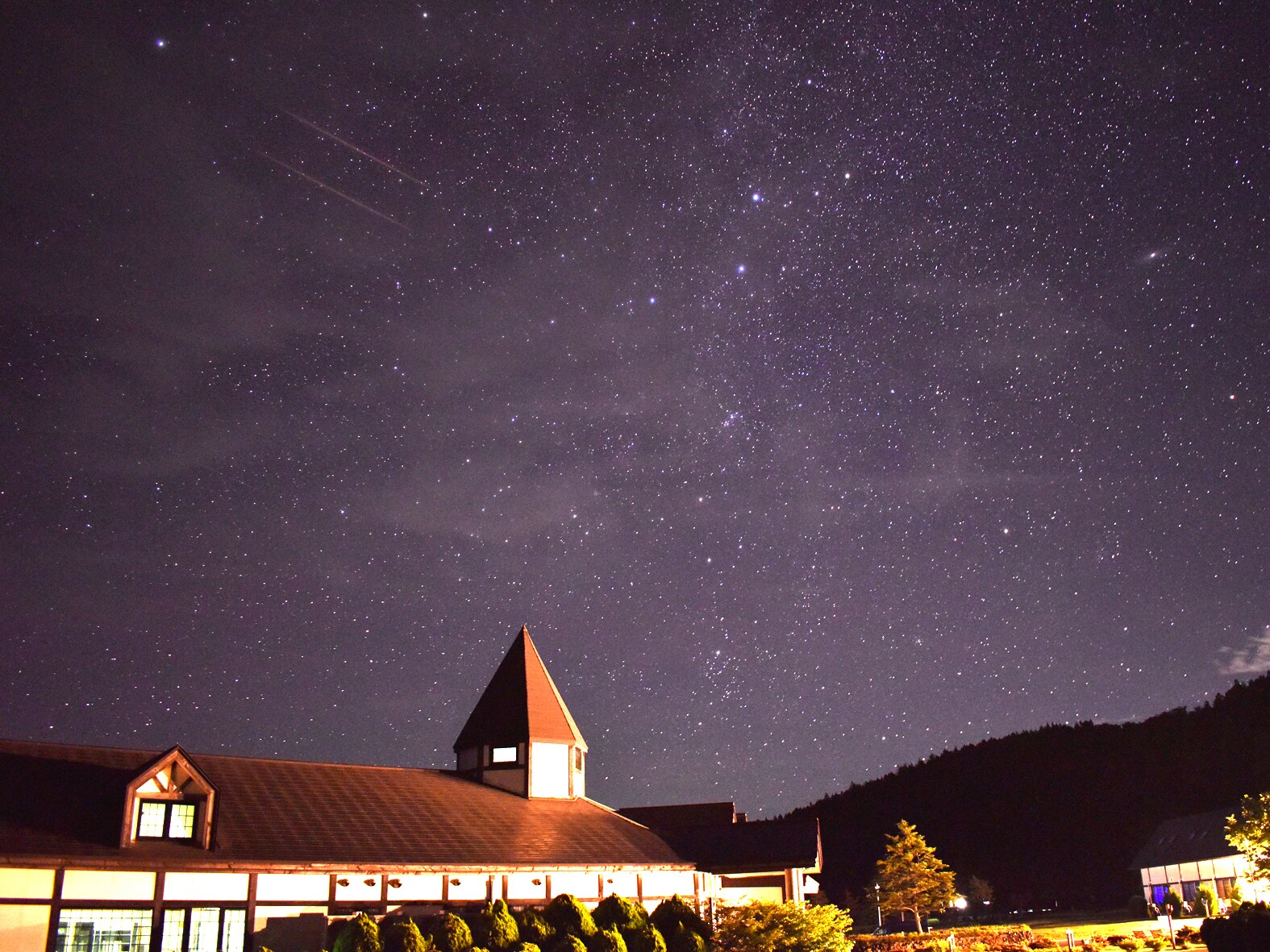 Starry sky (in front of the restaurant)