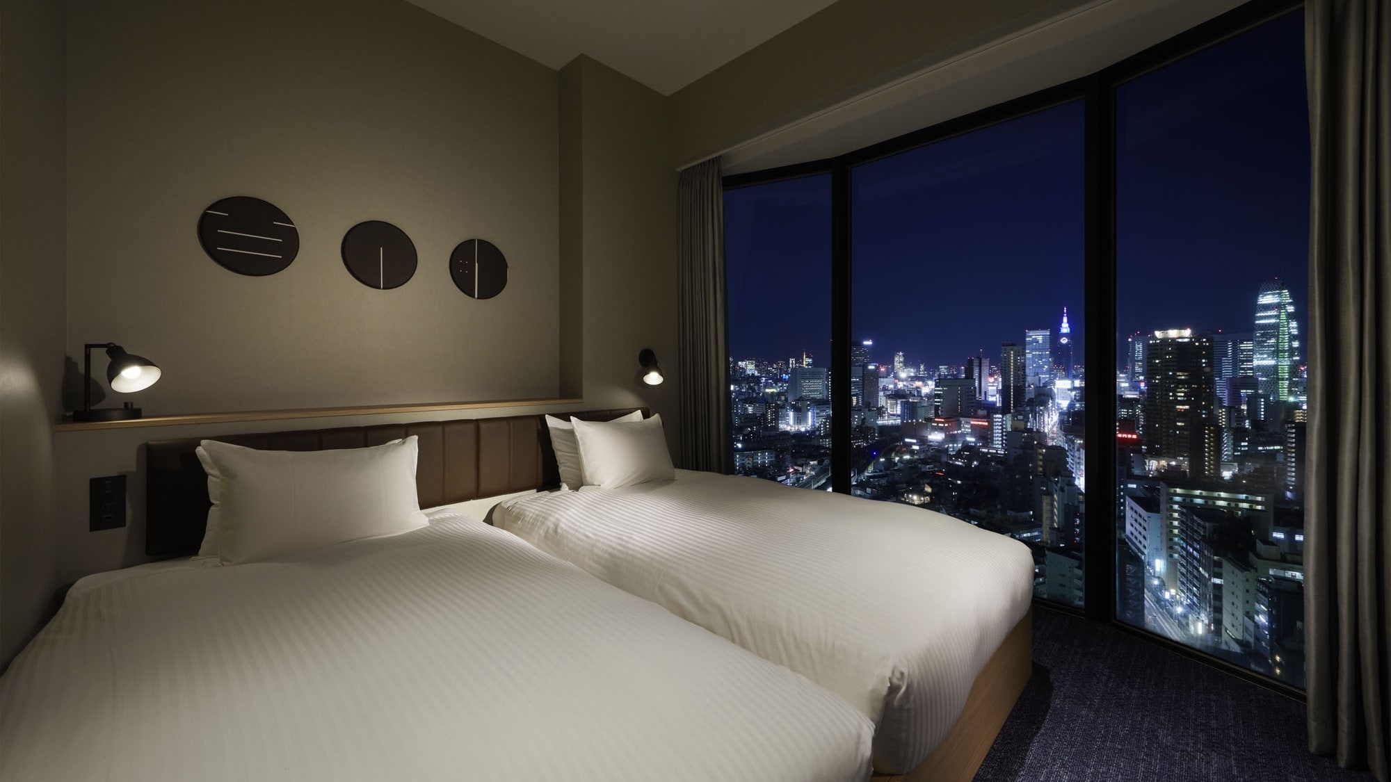 ◆Mercury Suite｜Enjoy a luxurious moment while gazing at the glittering nightscape of the city.